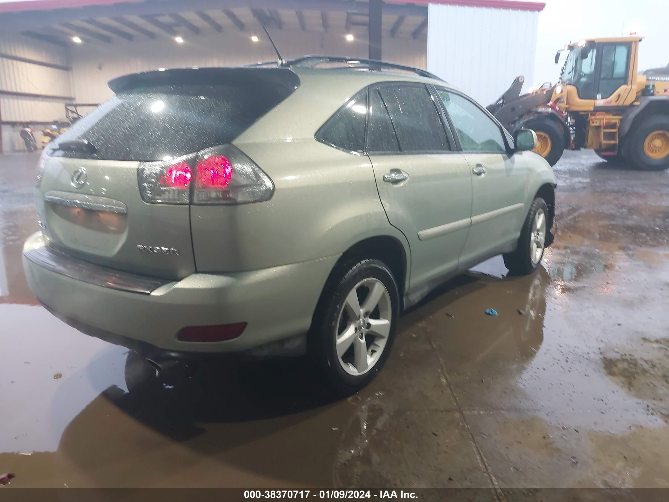 Photo 3 VIN: 2T2HK31U38C077796 - LEXUS RX 