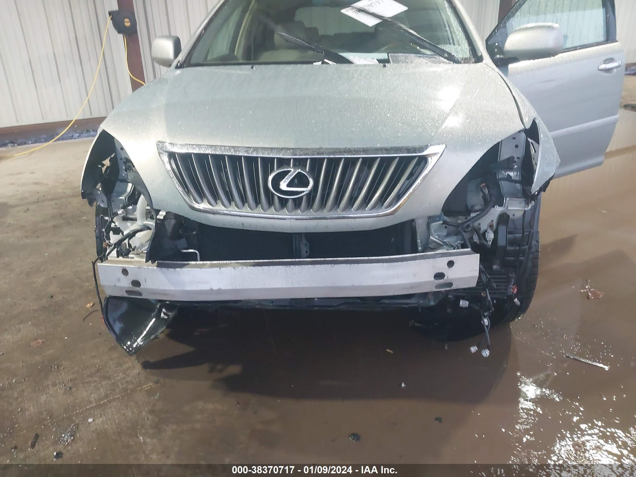 Photo 5 VIN: 2T2HK31U38C077796 - LEXUS RX 