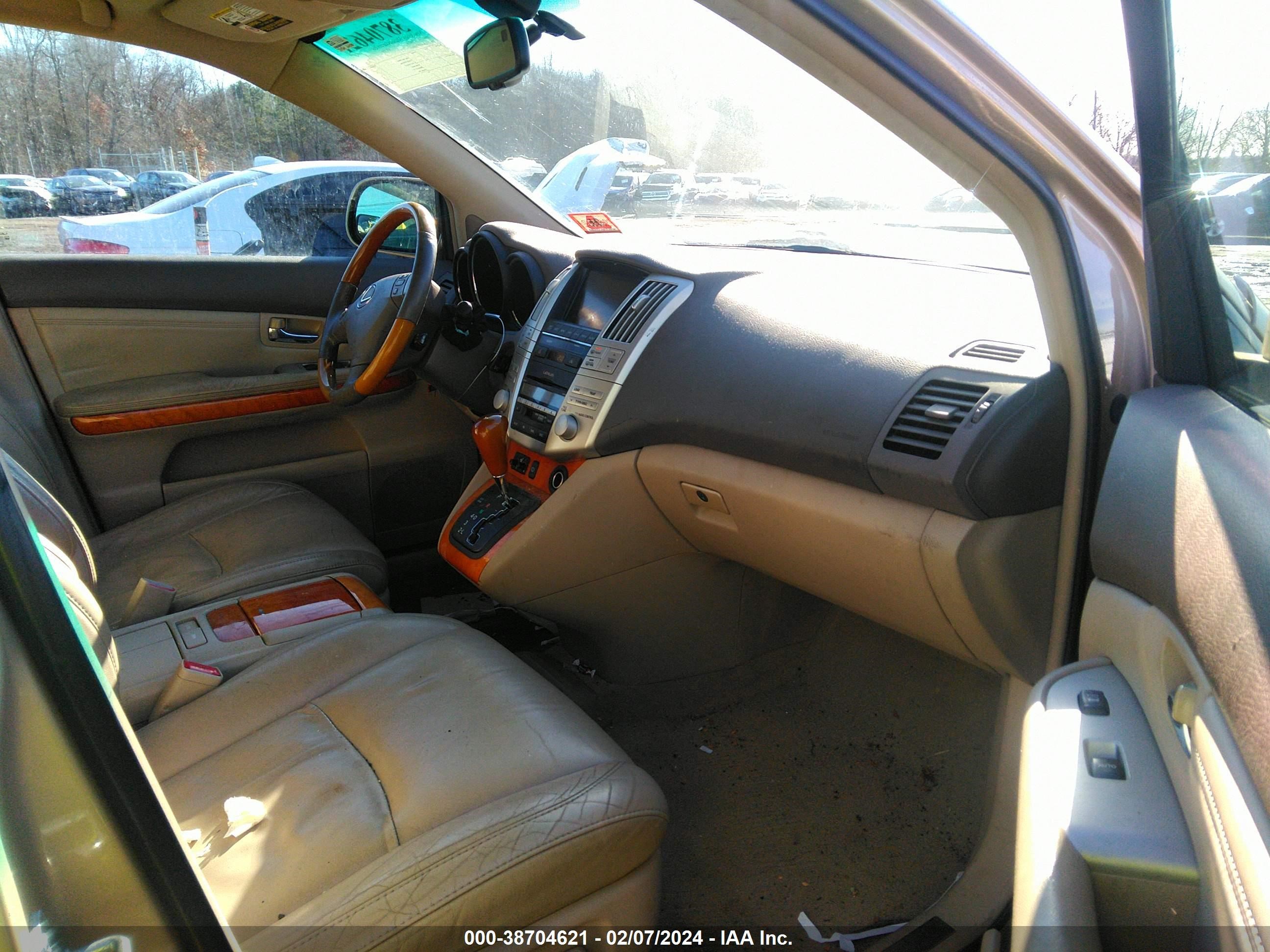 Photo 4 VIN: 2T2HK31U39C132409 - LEXUS RX 