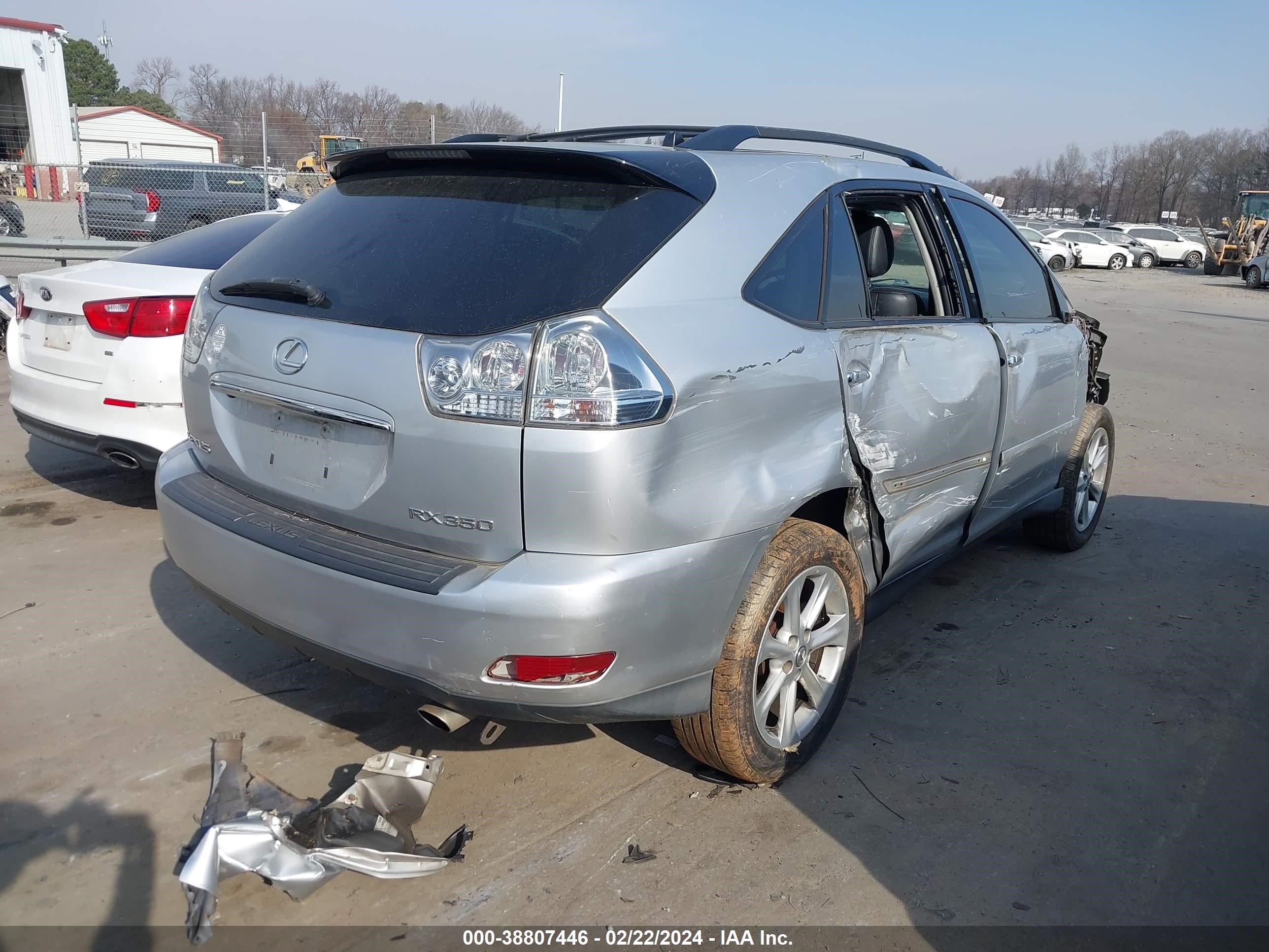 Photo 3 VIN: 2T2HK31U39C133673 - LEXUS RX 