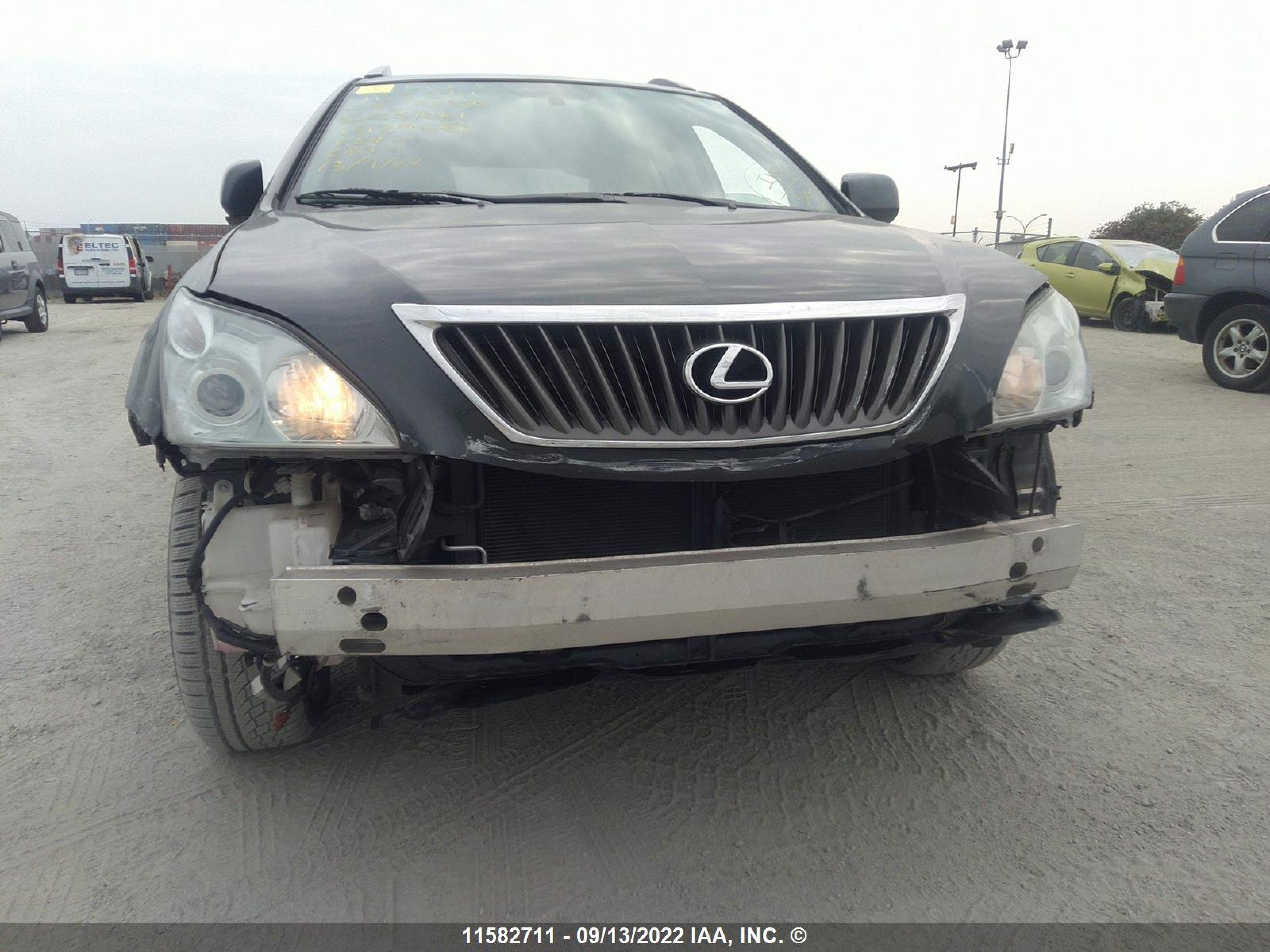 Photo 5 VIN: 2T2HK31U48C051661 - LEXUS RX 