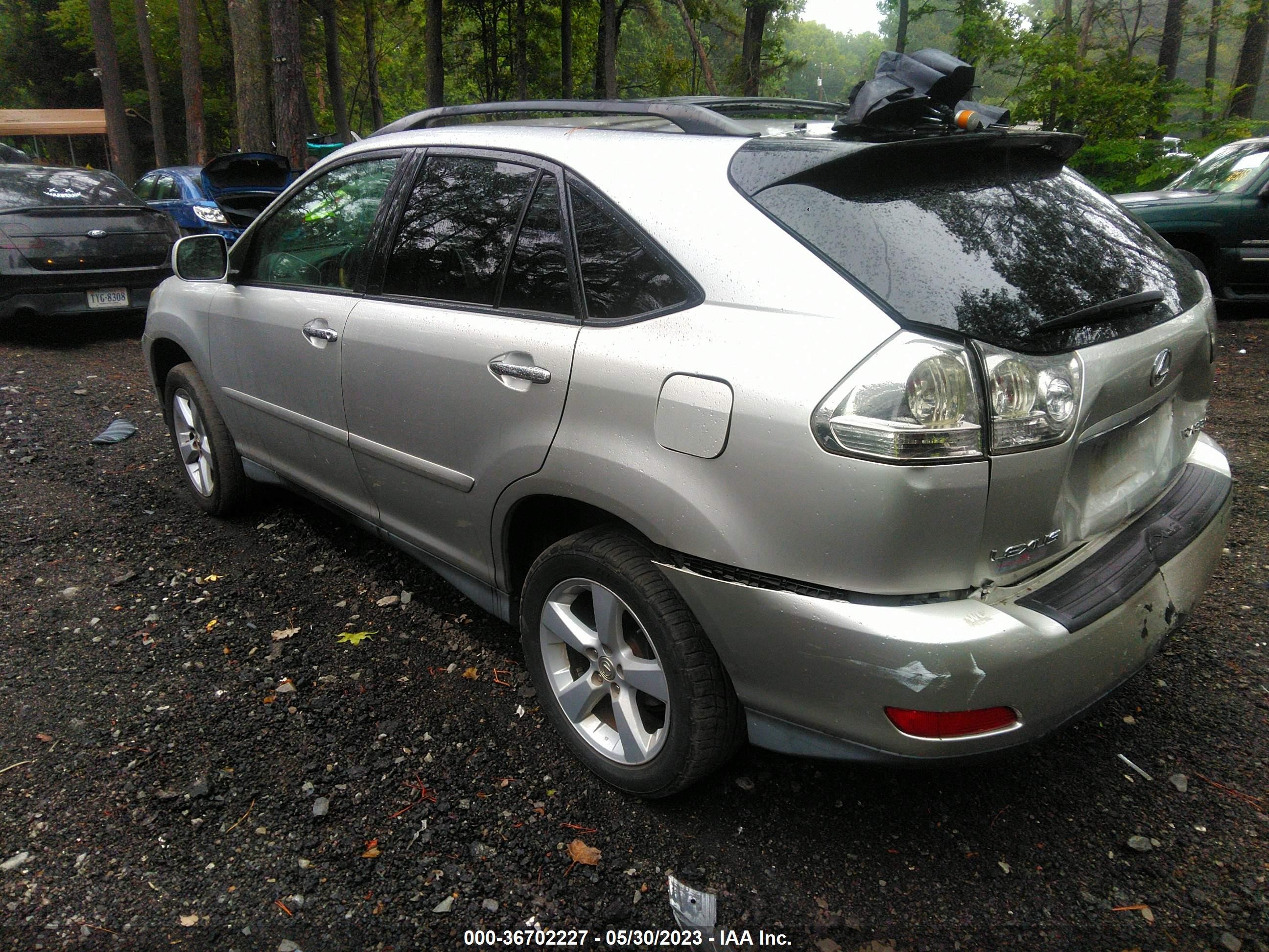 Photo 2 VIN: 2T2HK31U48C072851 - LEXUS RX 