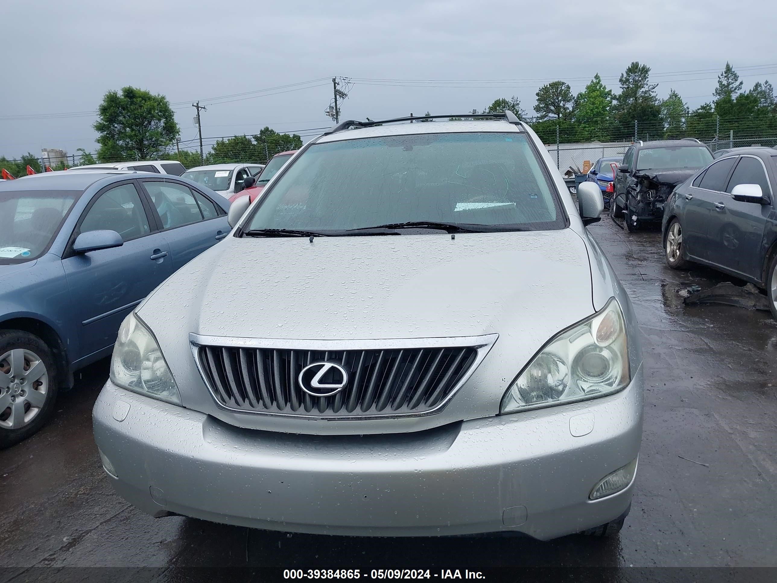 Photo 11 VIN: 2T2HK31U48C073885 - LEXUS RX 