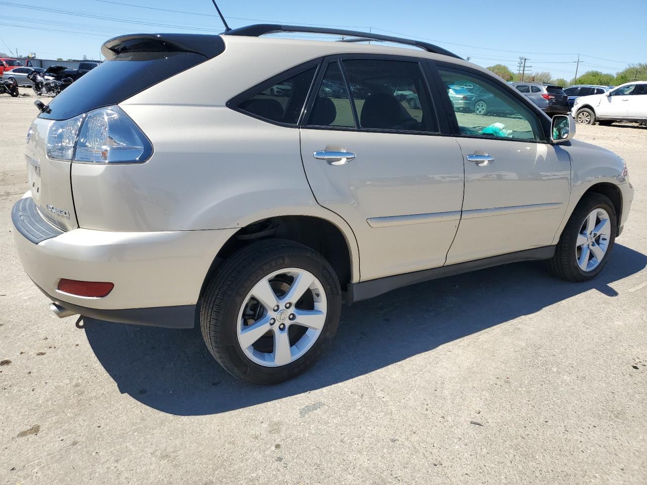 Photo 2 VIN: 2T2HK31U48C094803 - LEXUS RX 