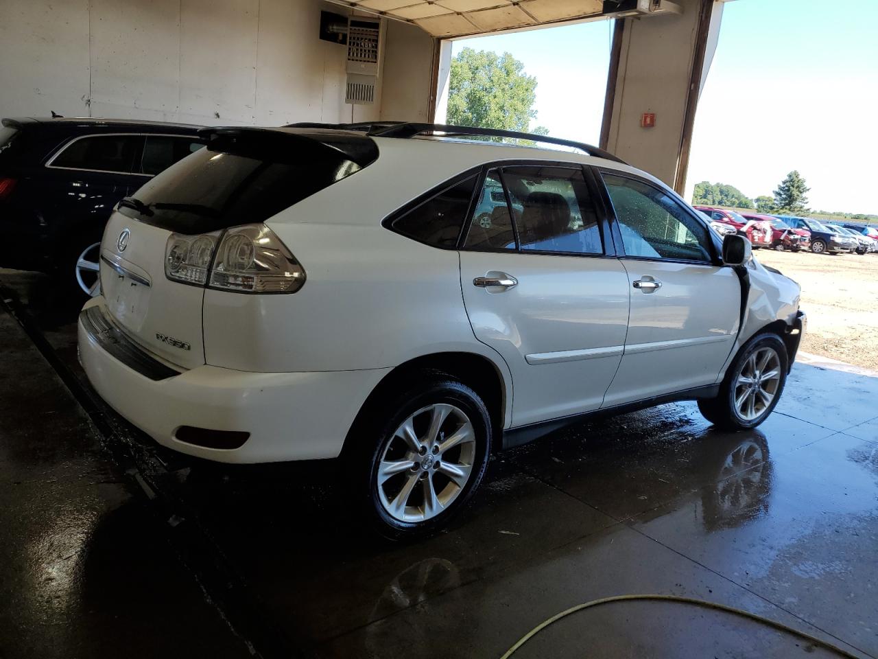 Photo 2 VIN: 2T2HK31U49C133259 - LEXUS RX 