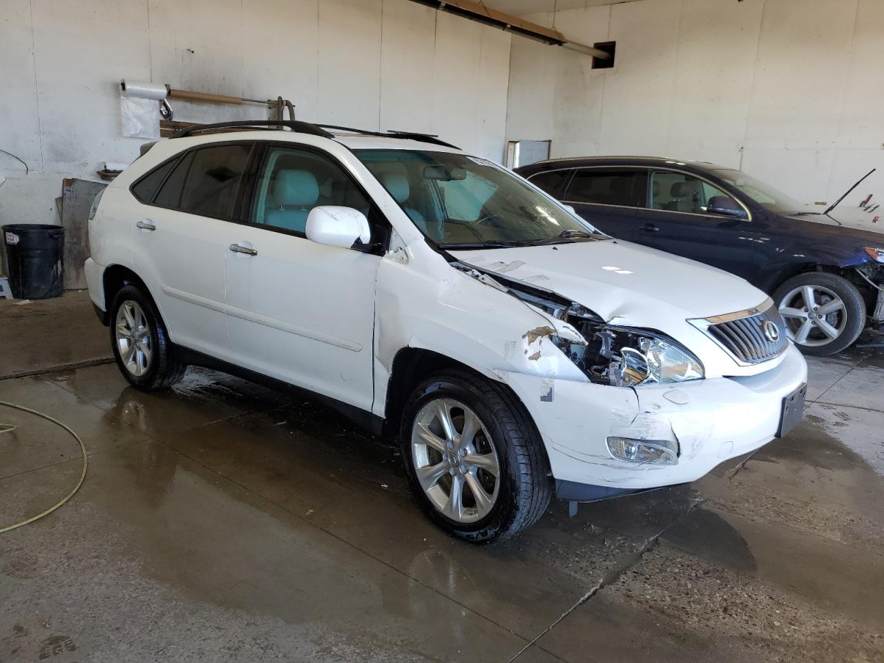 Photo 3 VIN: 2T2HK31U49C133259 - LEXUS RX 