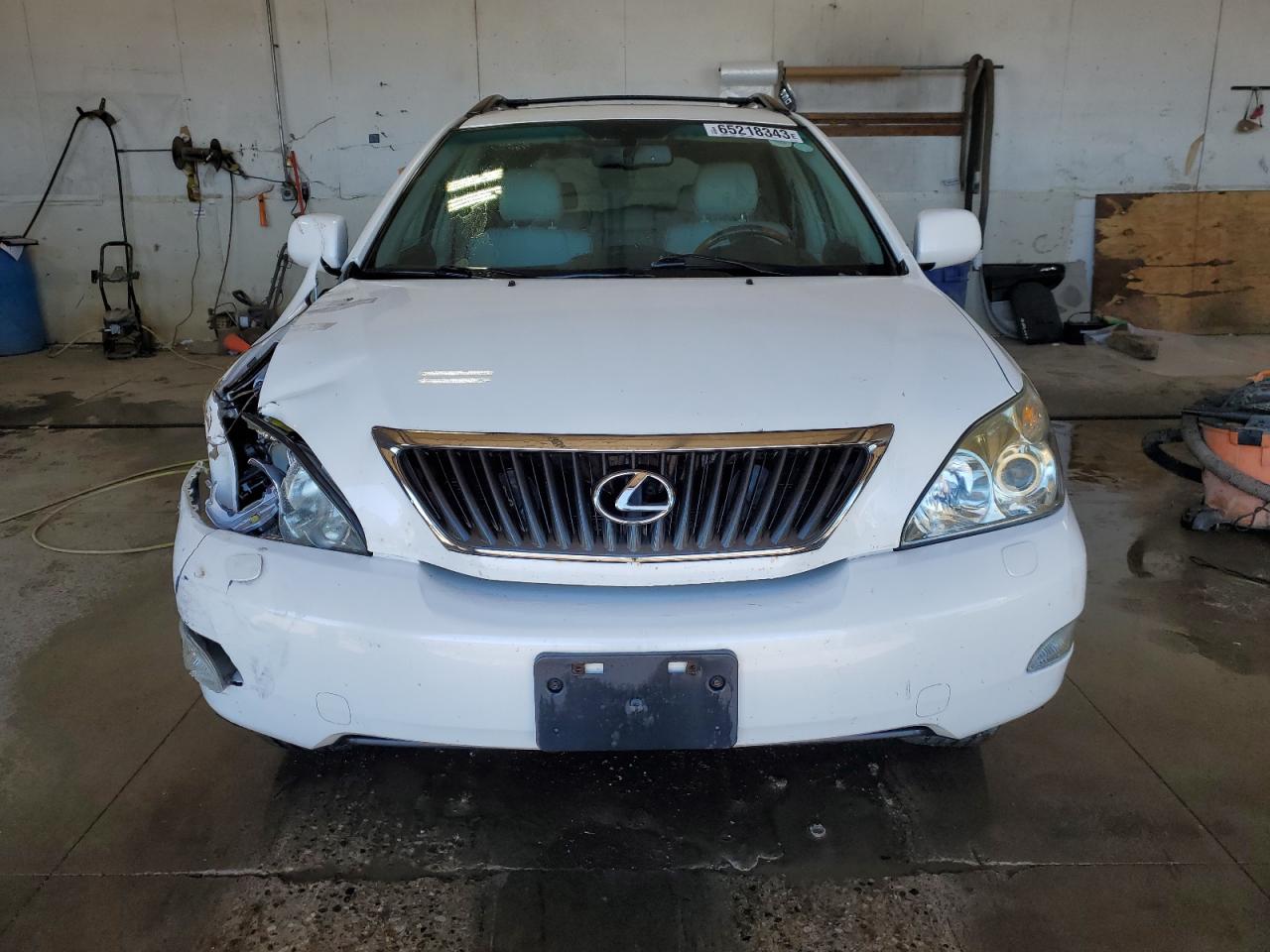 Photo 4 VIN: 2T2HK31U49C133259 - LEXUS RX 