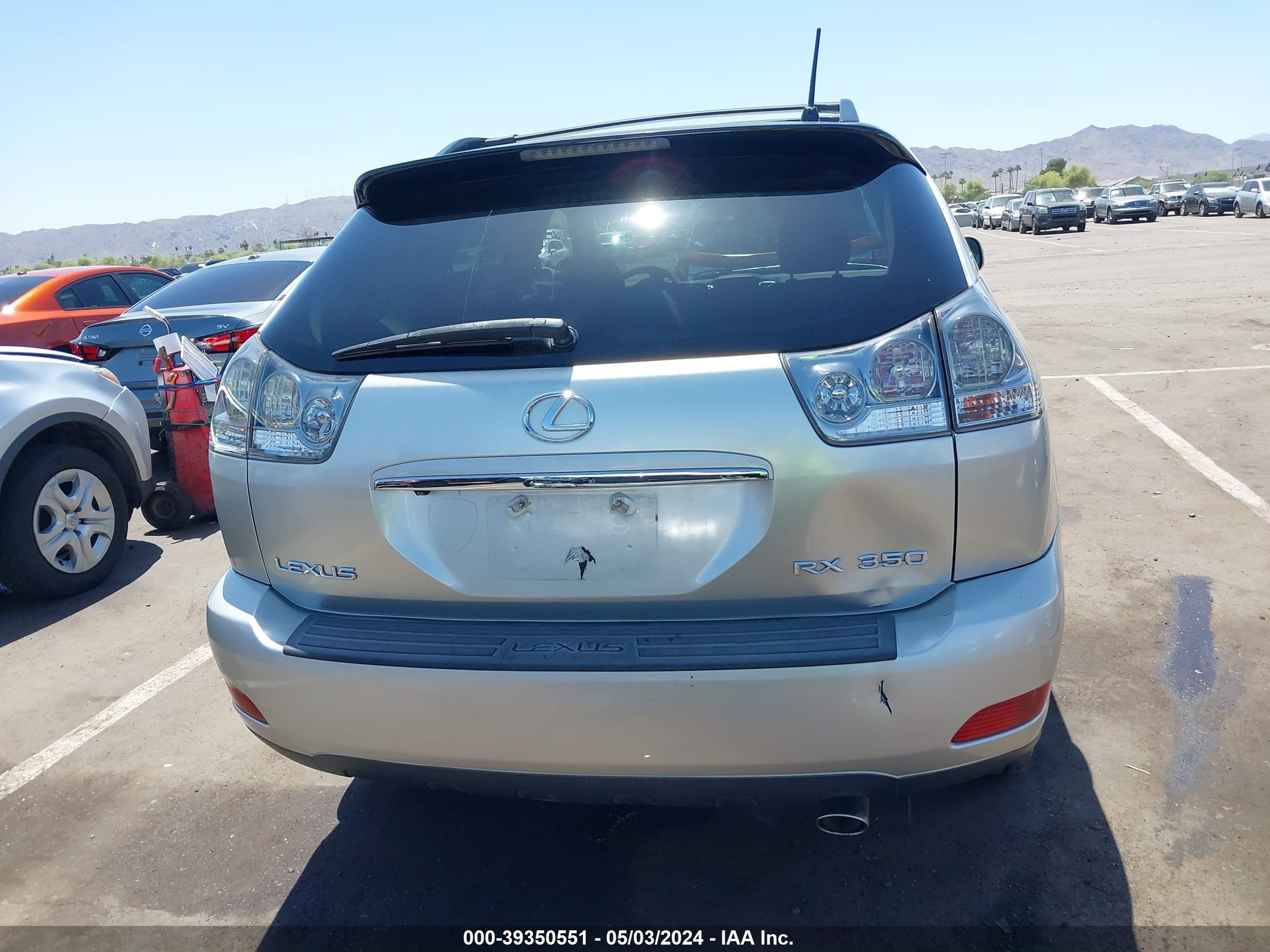 Photo 15 VIN: 2T2HK31U57C015301 - LEXUS RX 