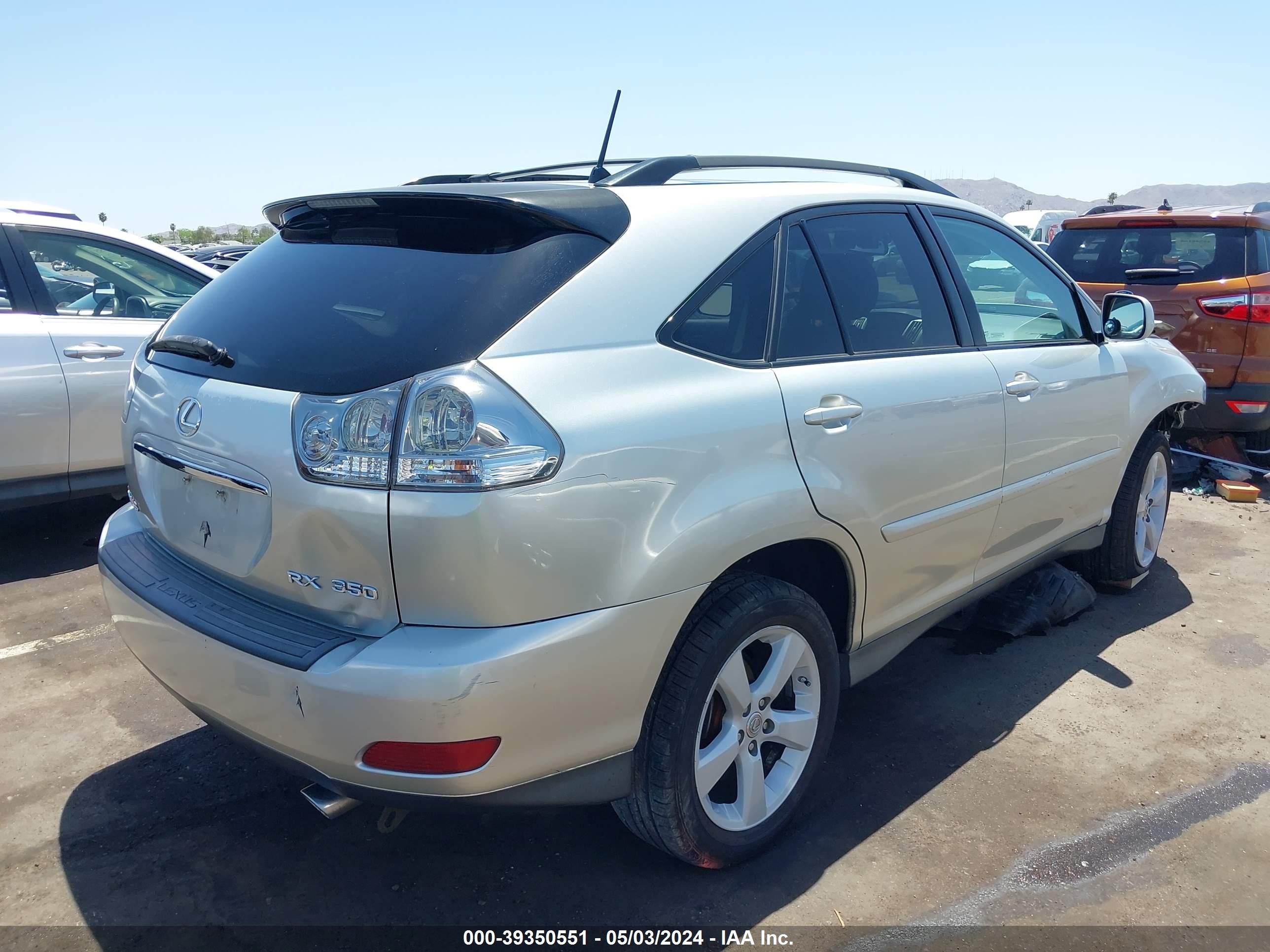 Photo 3 VIN: 2T2HK31U57C015301 - LEXUS RX 