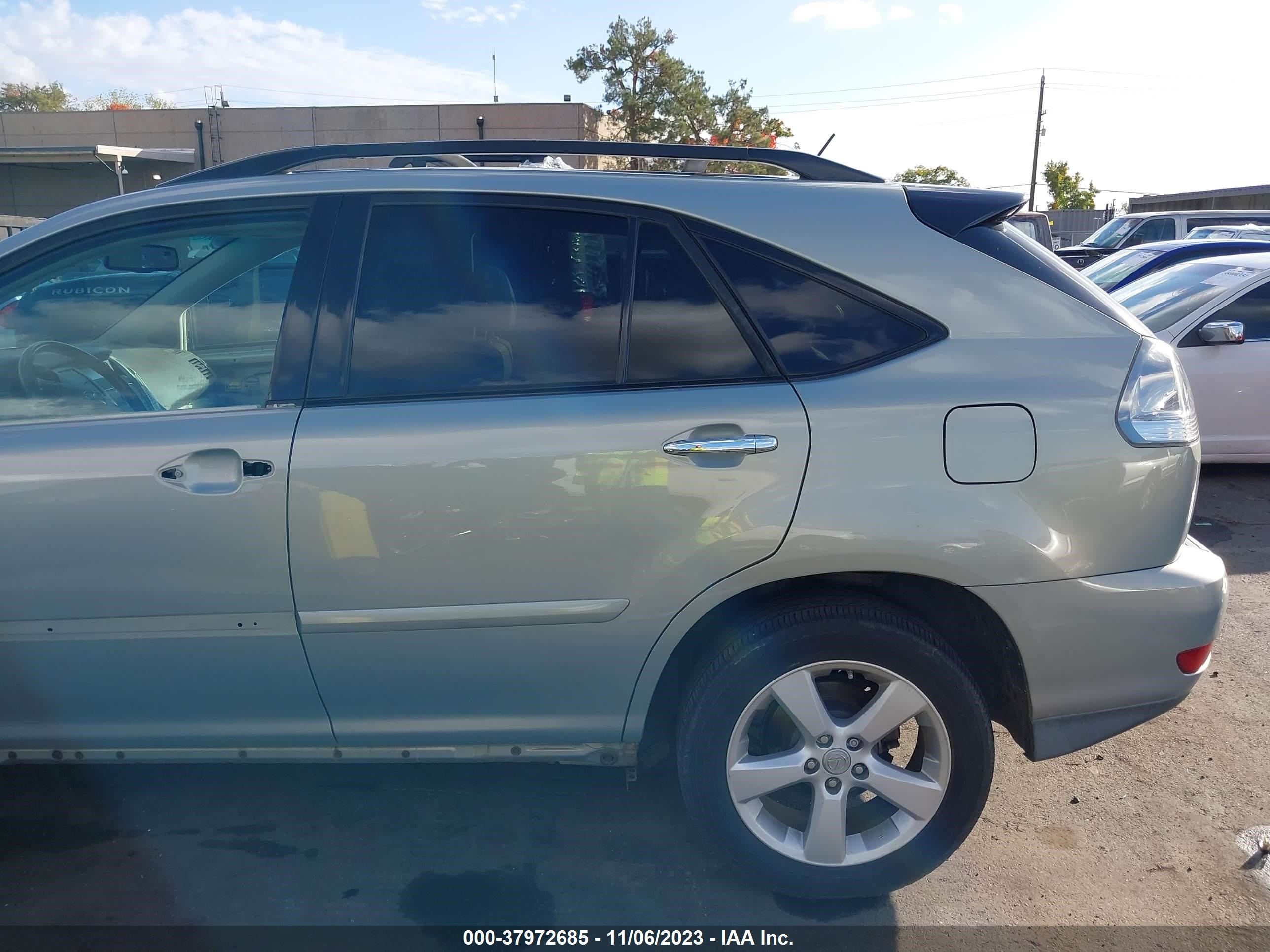 Photo 14 VIN: 2T2HK31U58C054861 - LEXUS RX 