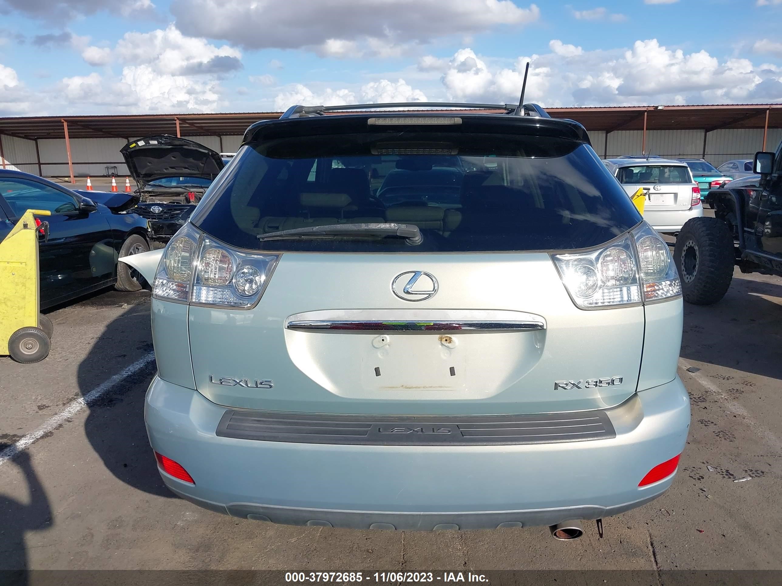 Photo 16 VIN: 2T2HK31U58C054861 - LEXUS RX 