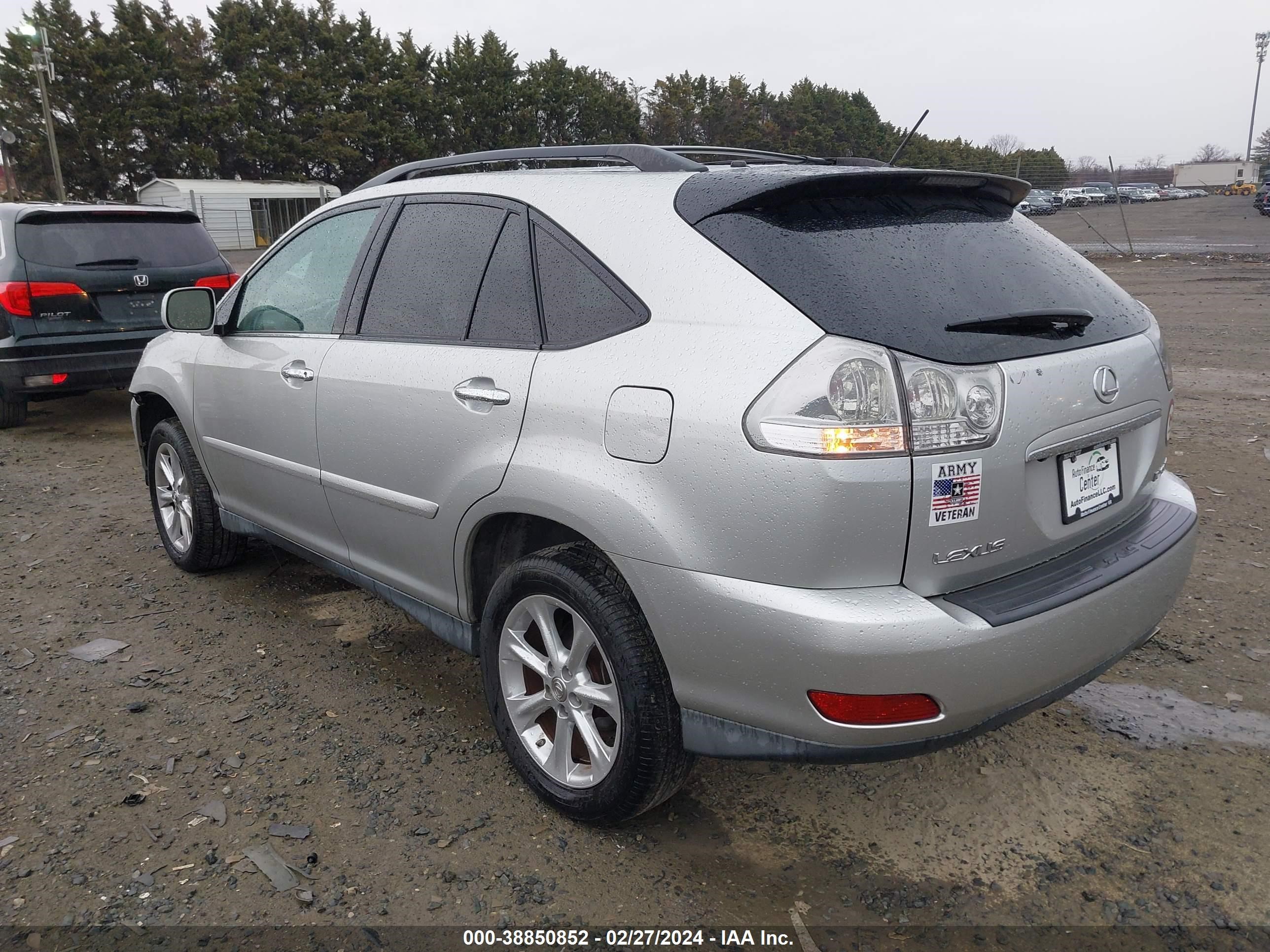 Photo 2 VIN: 2T2HK31U58C056450 - LEXUS RX 