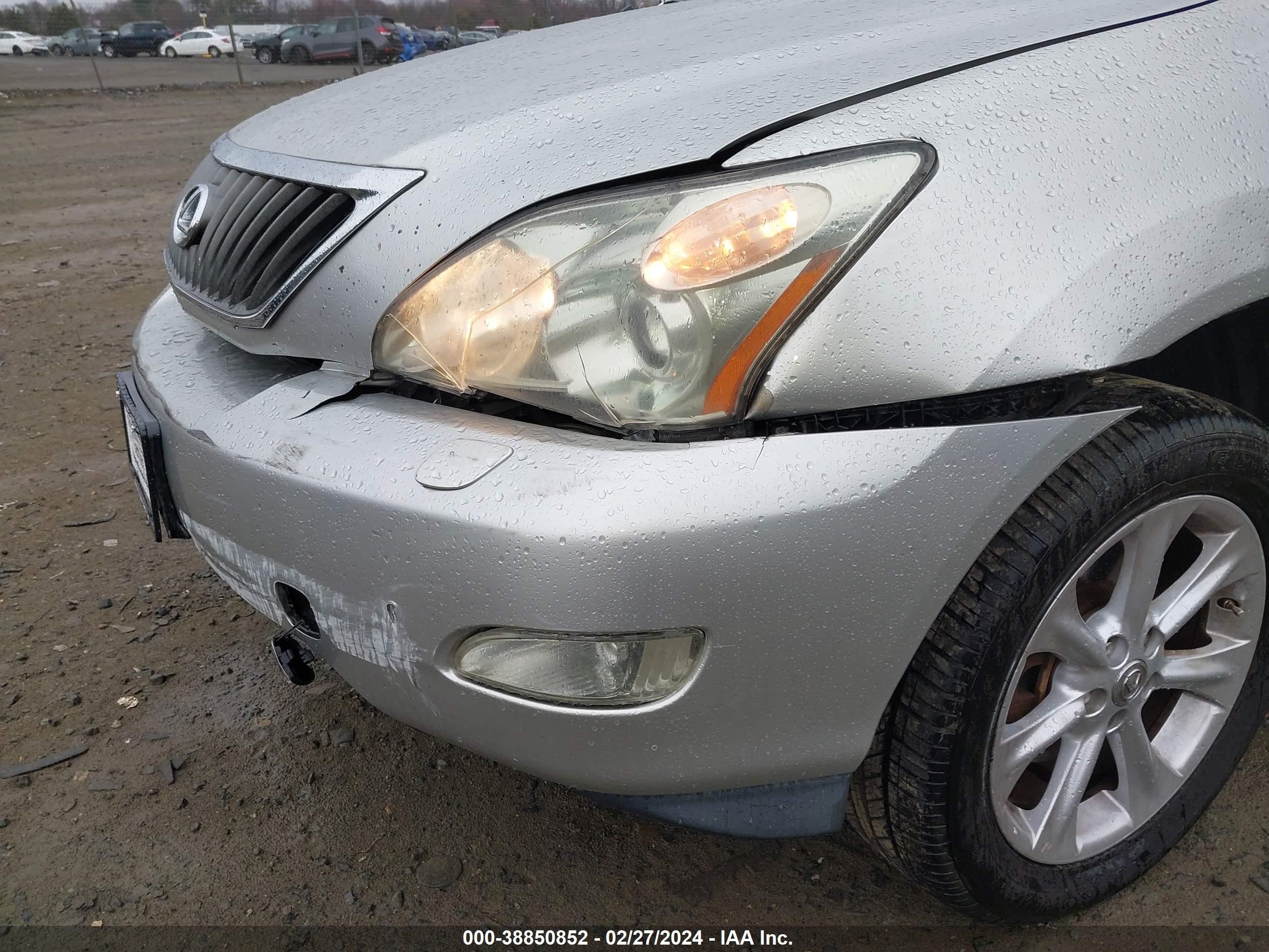 Photo 5 VIN: 2T2HK31U58C056450 - LEXUS RX 