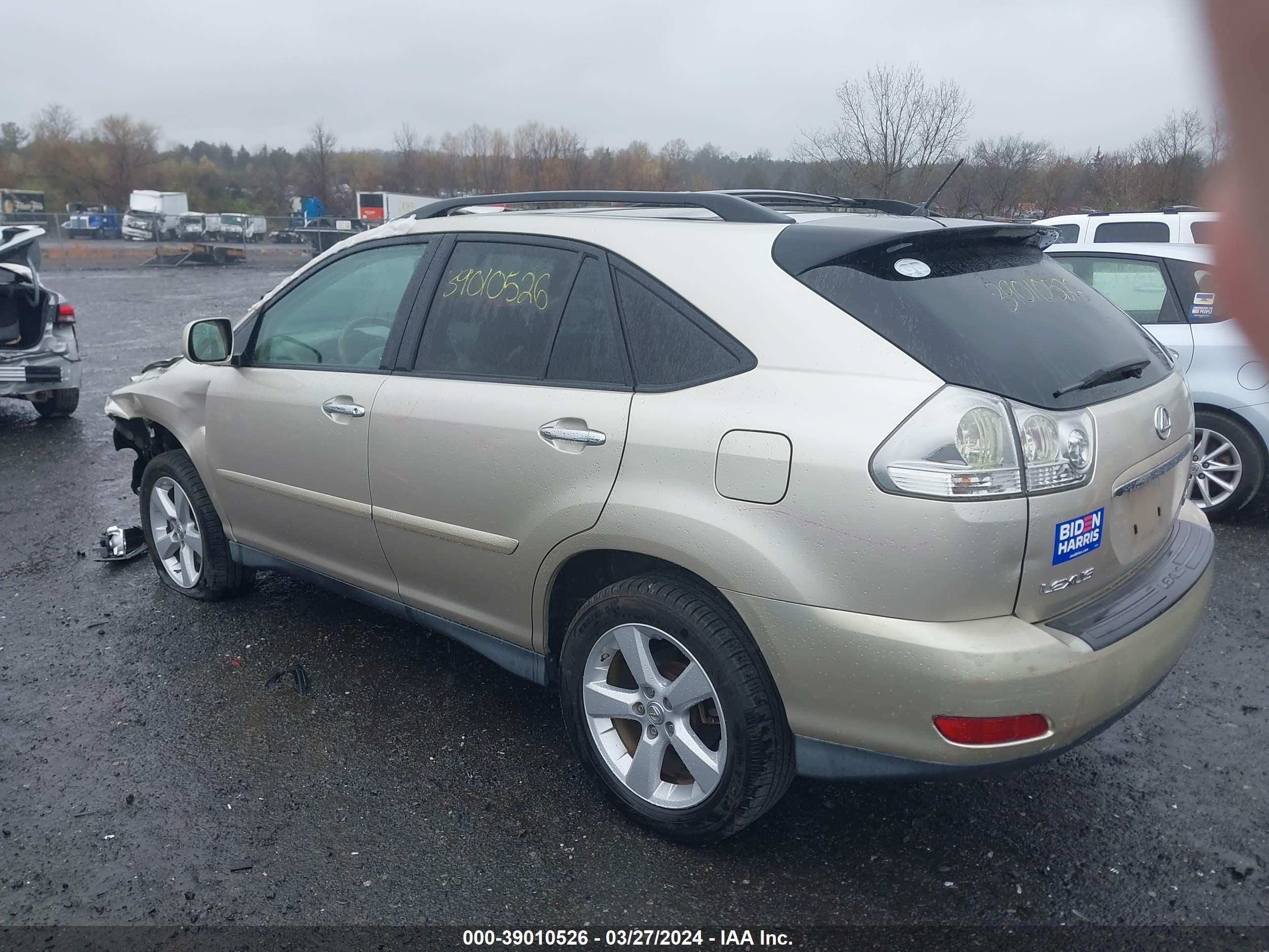 Photo 2 VIN: 2T2HK31U58C060692 - LEXUS RX 