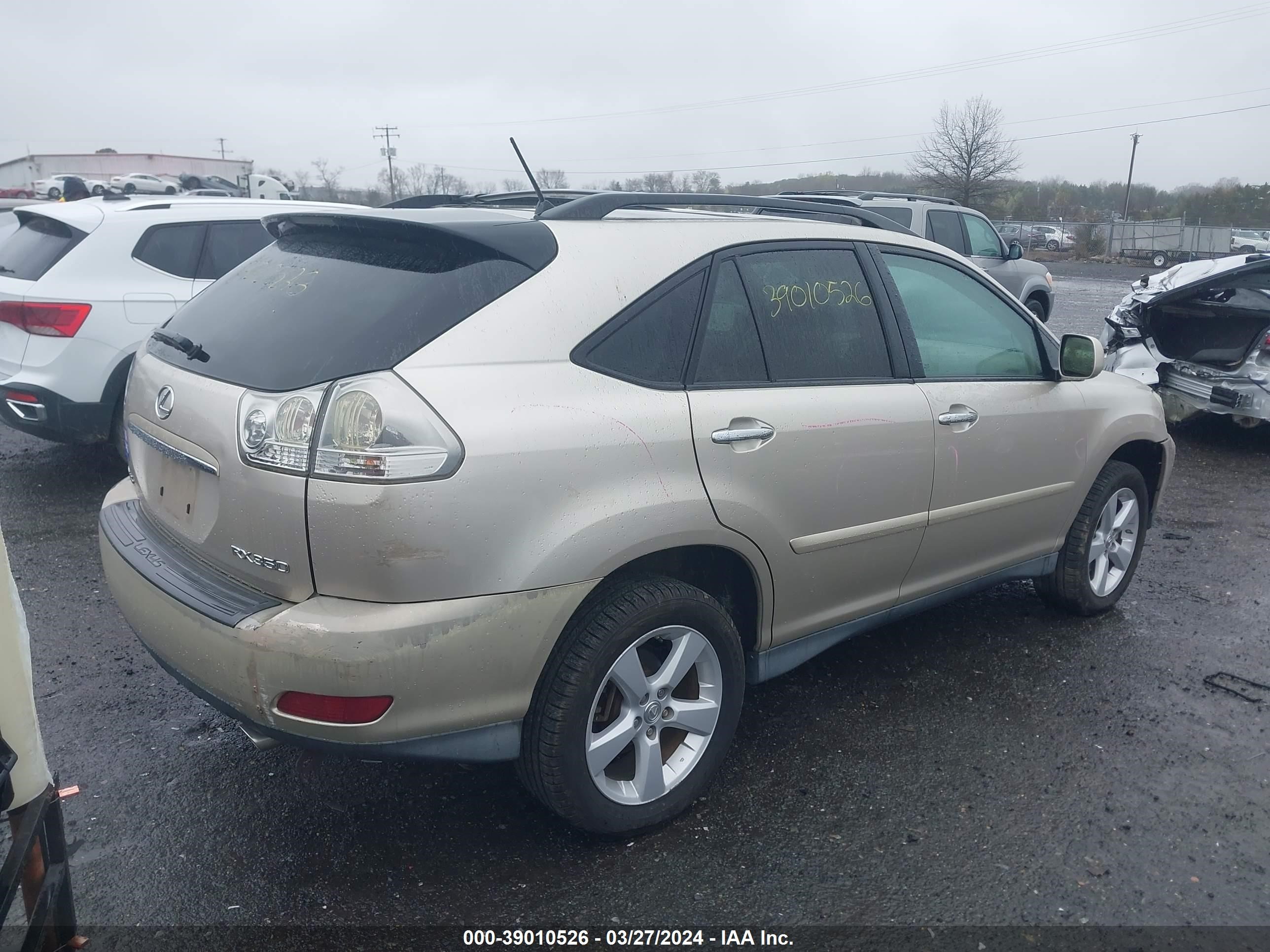 Photo 3 VIN: 2T2HK31U58C060692 - LEXUS RX 