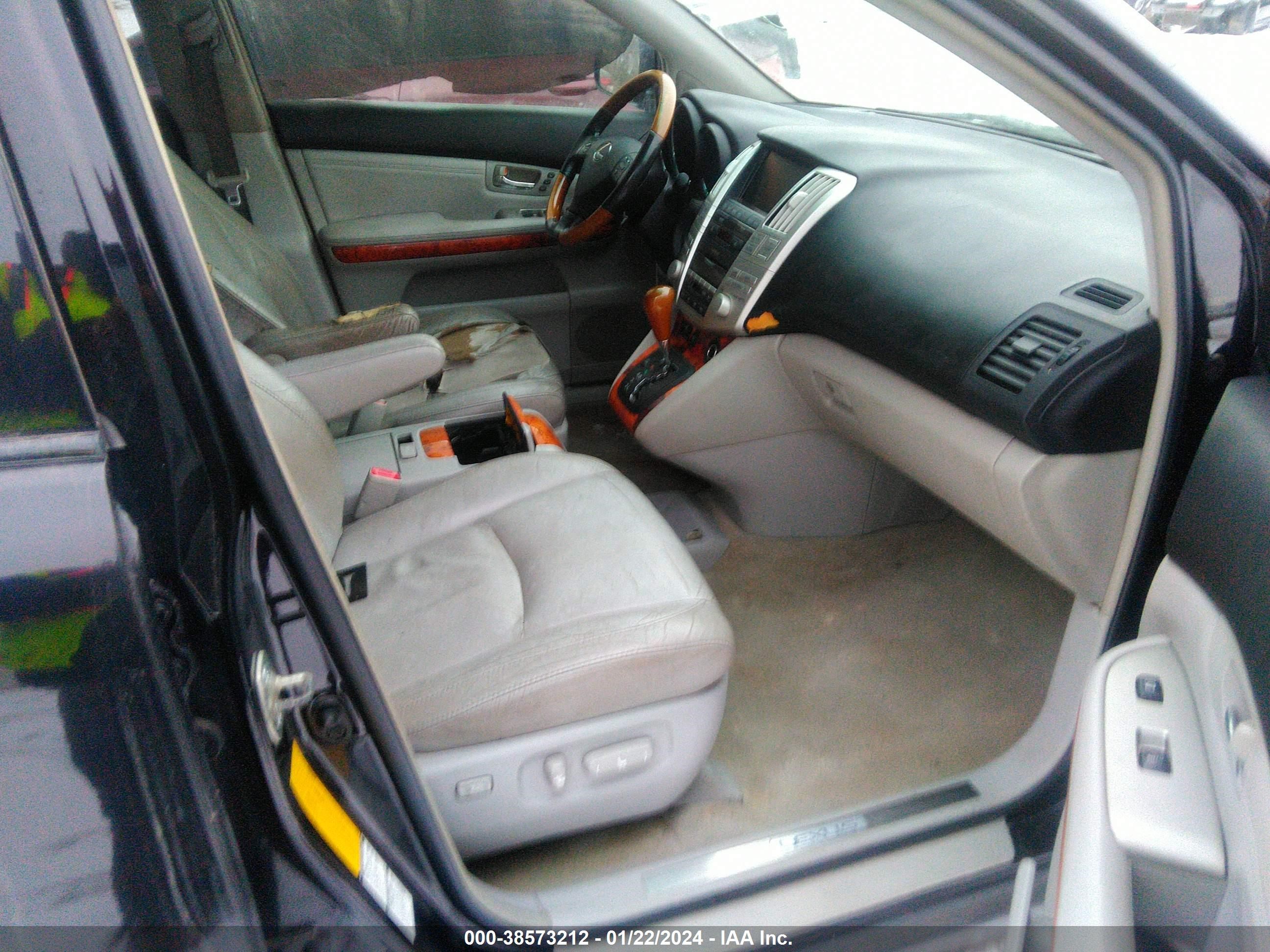 Photo 4 VIN: 2T2HK31U59C117684 - LEXUS RX 