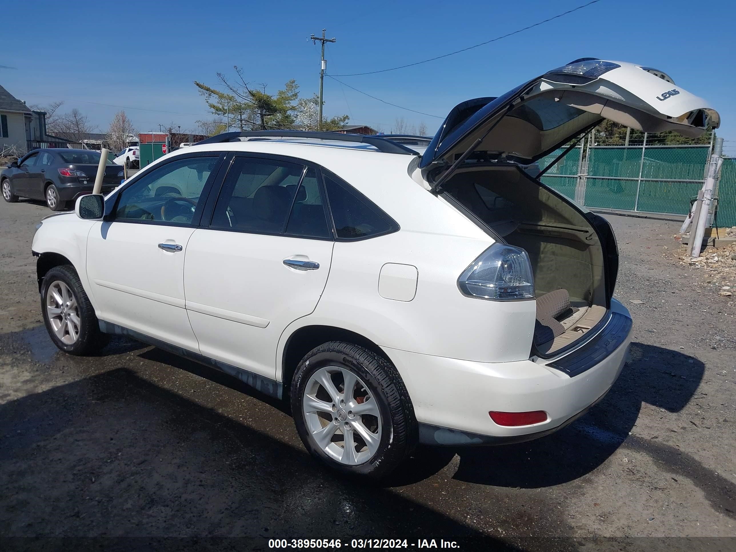 Photo 2 VIN: 2T2HK31U59C118401 - LEXUS RX 