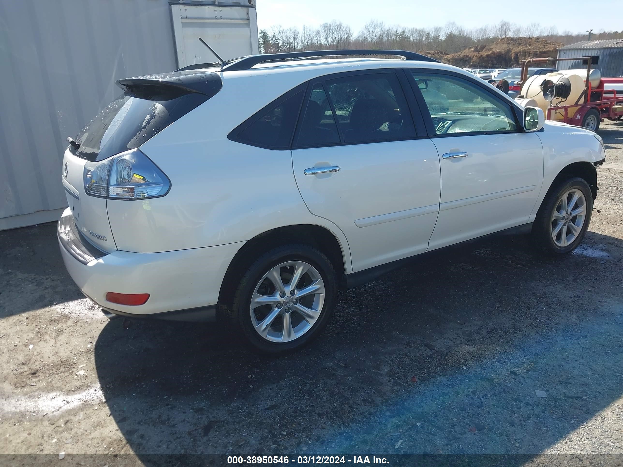 Photo 3 VIN: 2T2HK31U59C118401 - LEXUS RX 