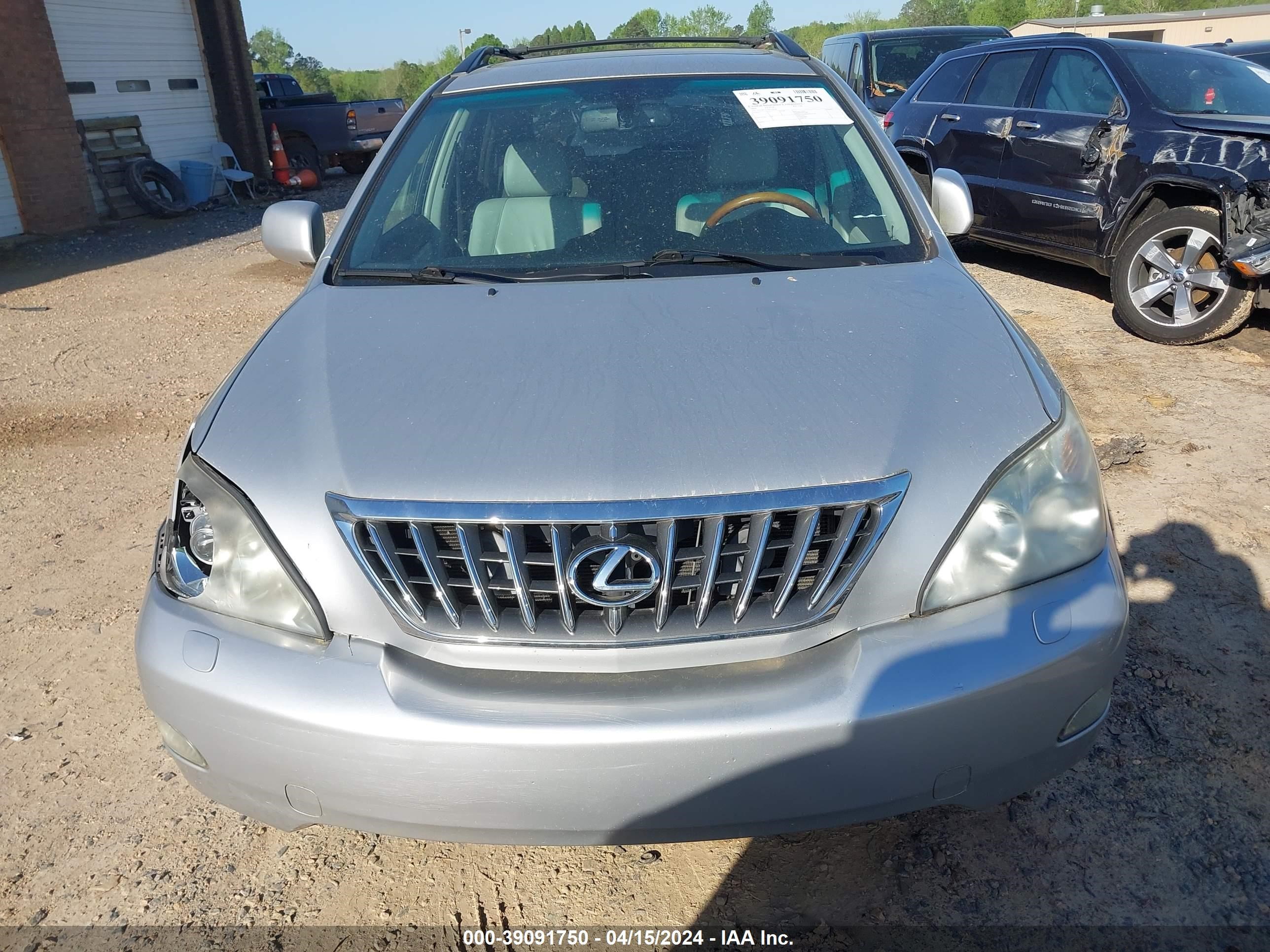 Photo 11 VIN: 2T2HK31U59C128345 - LEXUS RX 