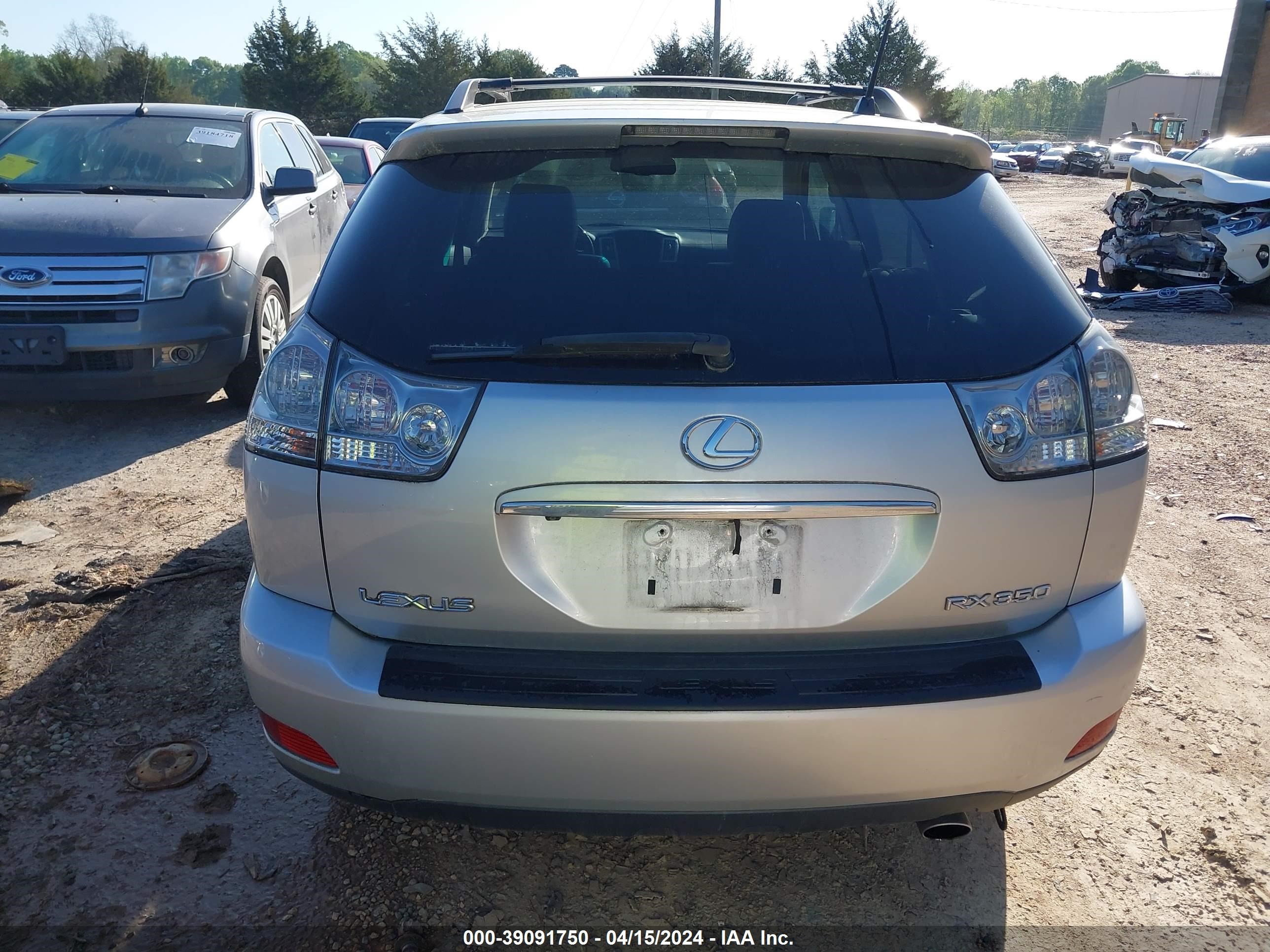 Photo 15 VIN: 2T2HK31U59C128345 - LEXUS RX 