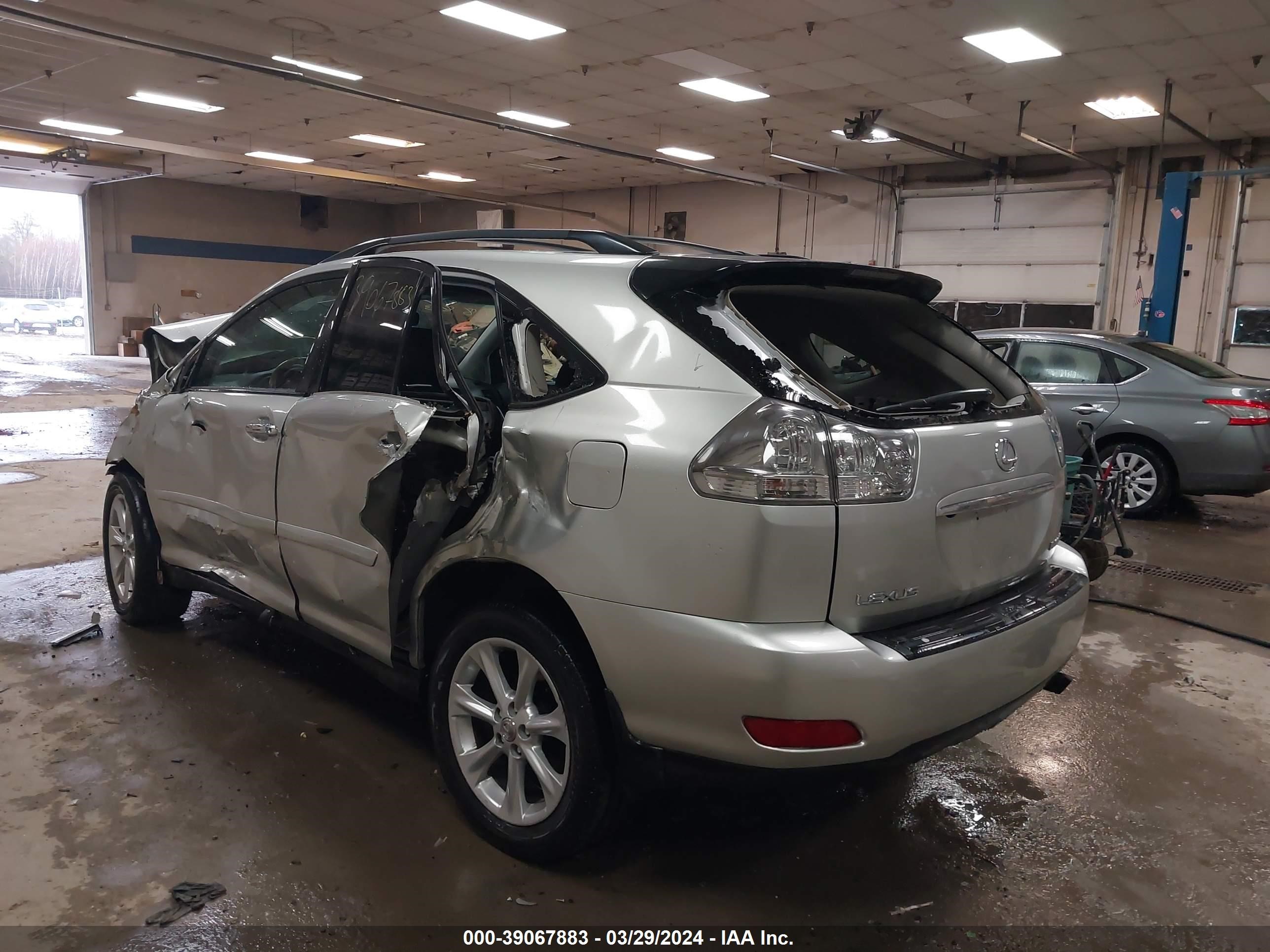 Photo 2 VIN: 2T2HK31U68C080062 - LEXUS RX 