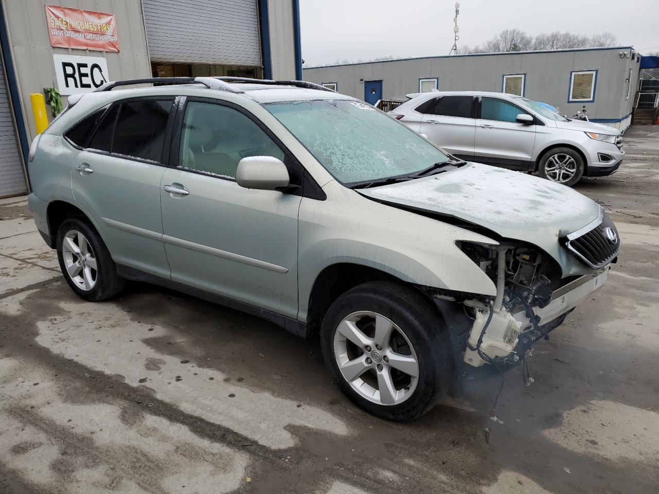 Photo 3 VIN: 2T2HK31U68C093927 - LEXUS RX 