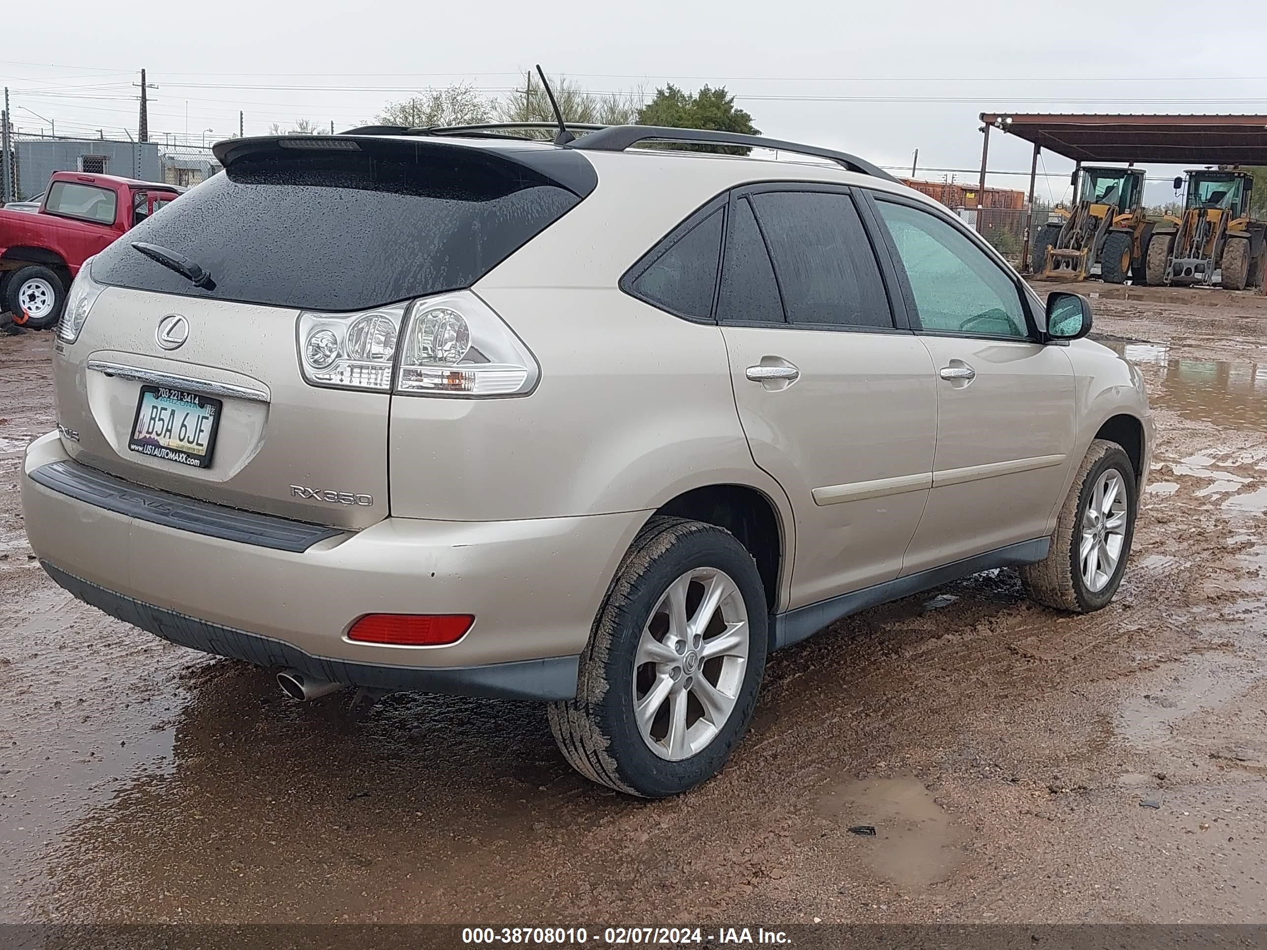 Photo 3 VIN: 2T2HK31U68C095130 - LEXUS RX 