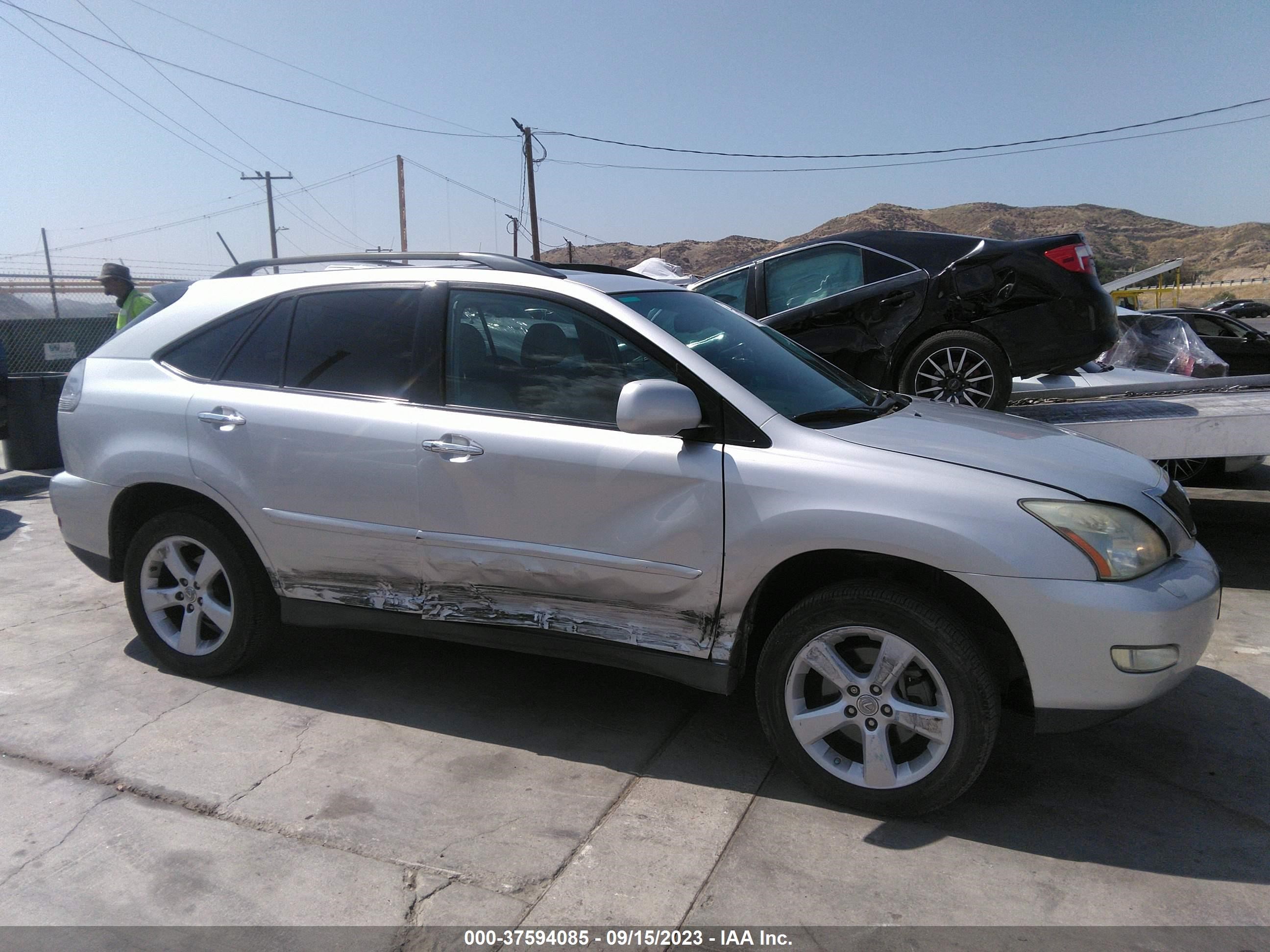 Photo 12 VIN: 2T2HK31U69C103289 - LEXUS RX 