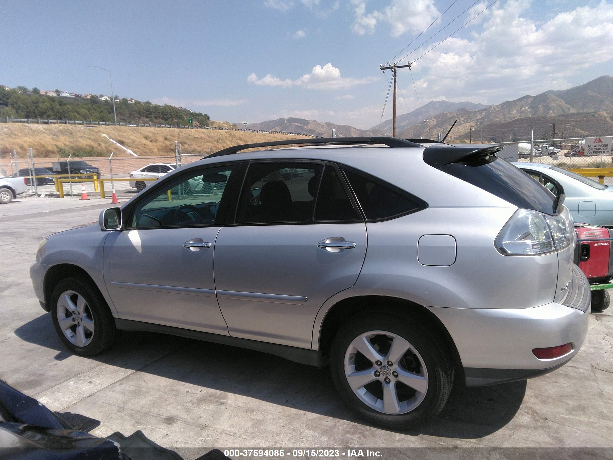 Photo 13 VIN: 2T2HK31U69C103289 - LEXUS RX 