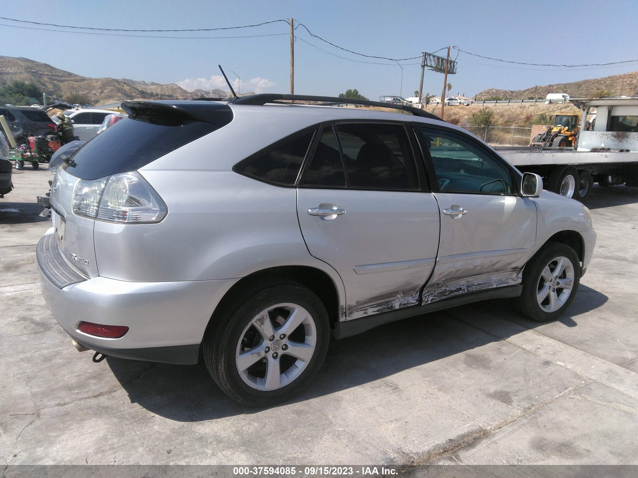 Photo 3 VIN: 2T2HK31U69C103289 - LEXUS RX 