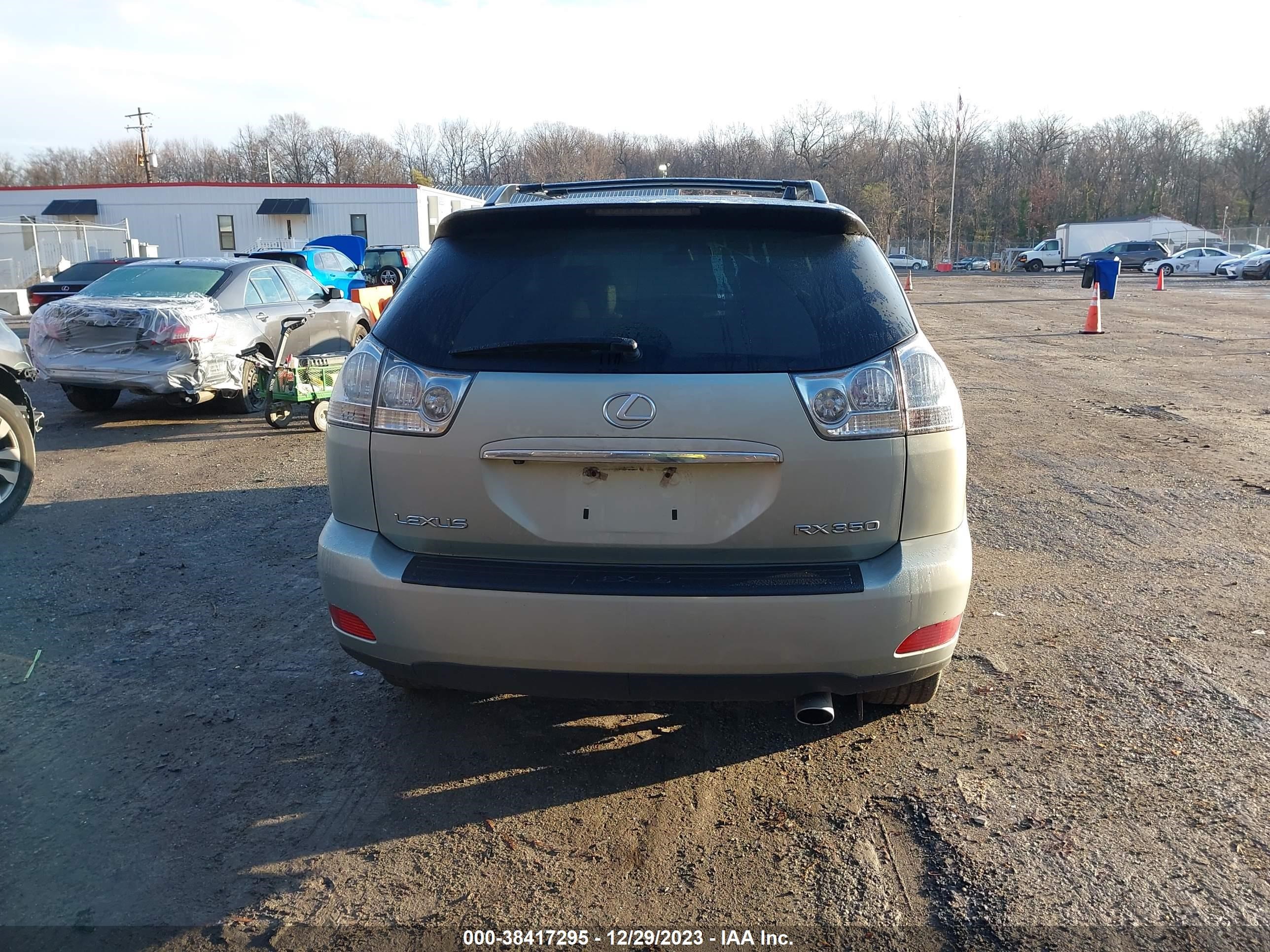 Photo 15 VIN: 2T2HK31U69C112784 - LEXUS RX 