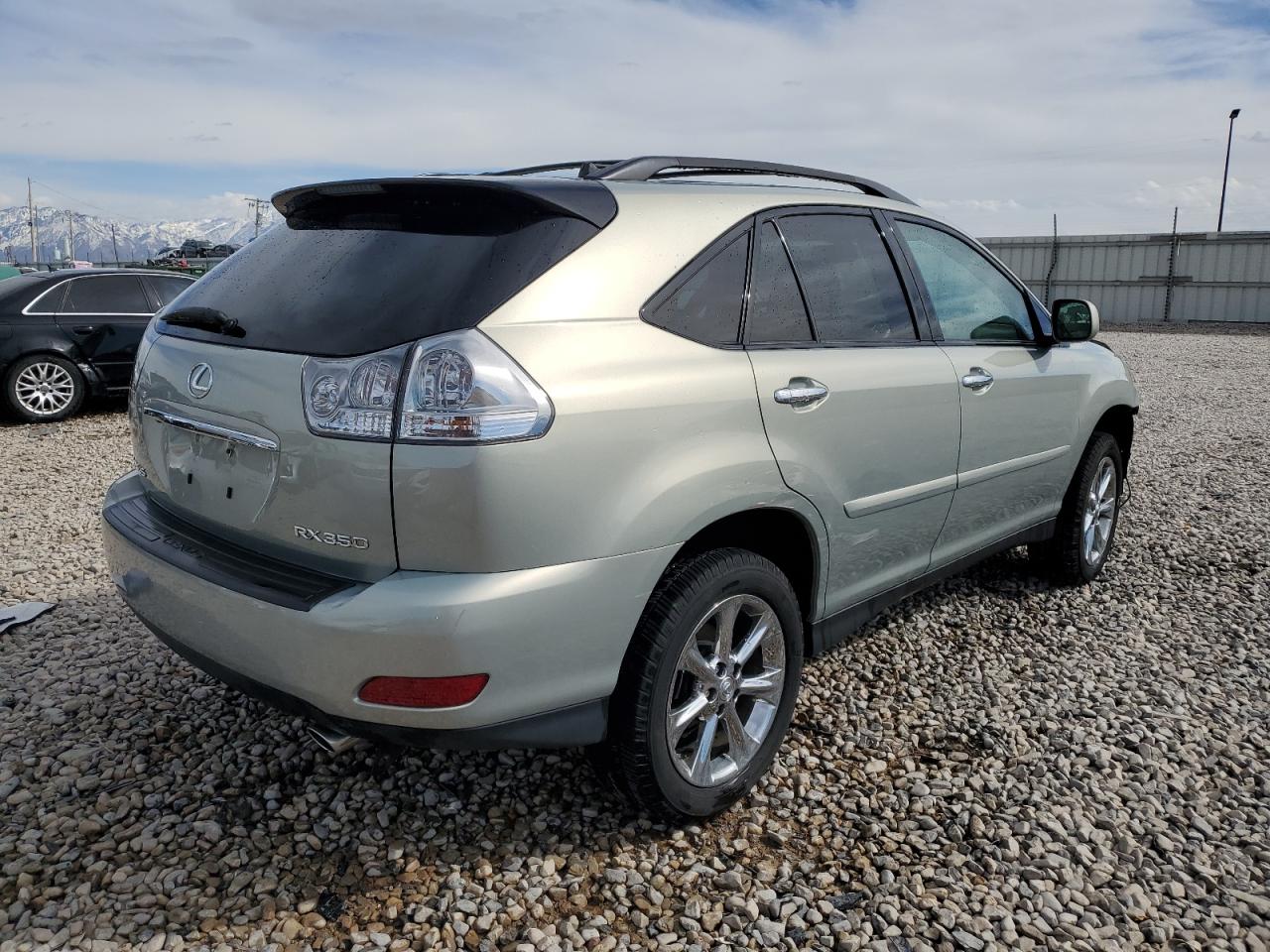 Photo 2 VIN: 2T2HK31U69C126216 - LEXUS RX 