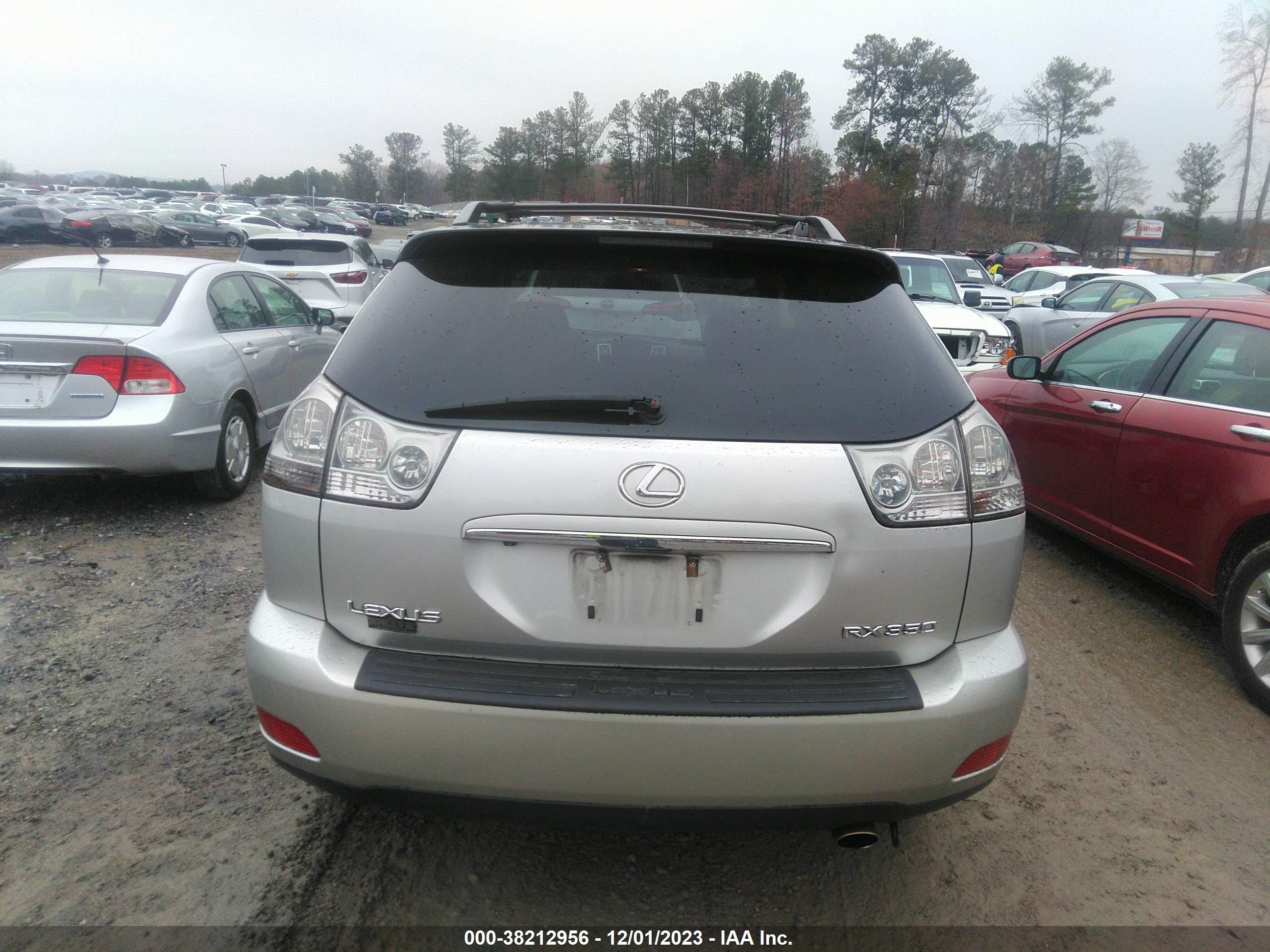 Photo 15 VIN: 2T2HK31U78C062900 - LEXUS RX 