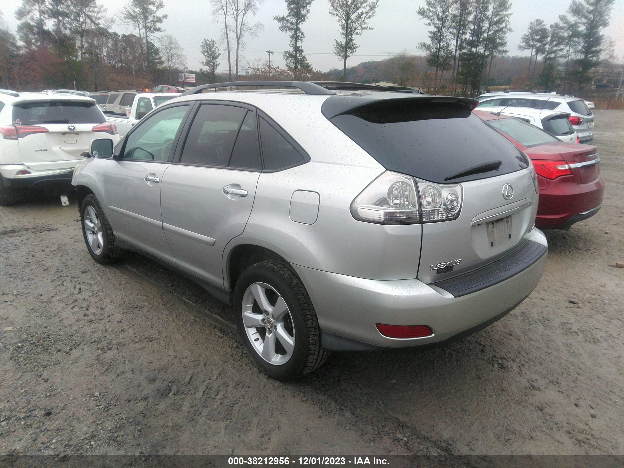 Photo 2 VIN: 2T2HK31U78C062900 - LEXUS RX 