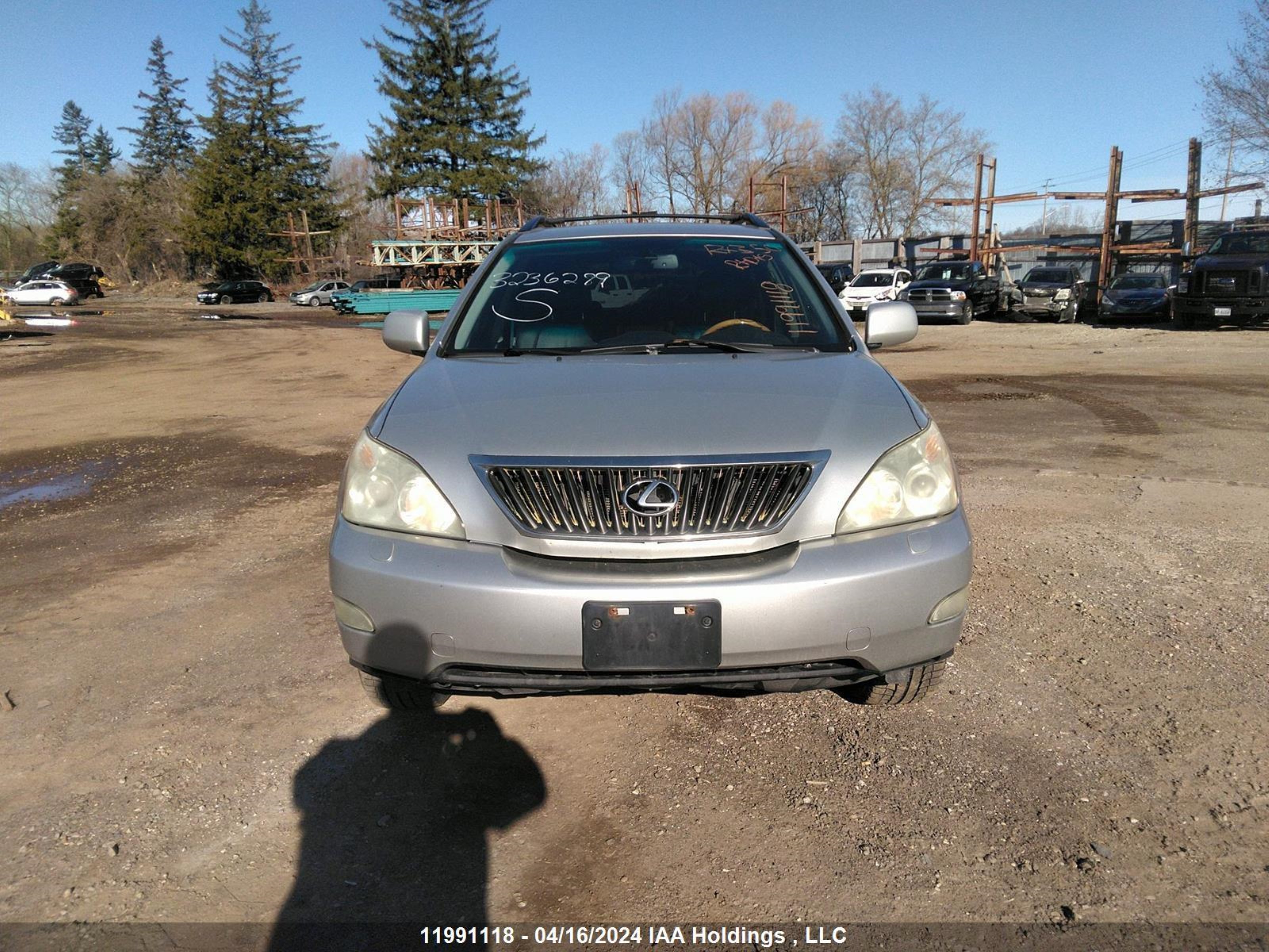 Photo 11 VIN: 2T2HK31U78C063691 - LEXUS RX 