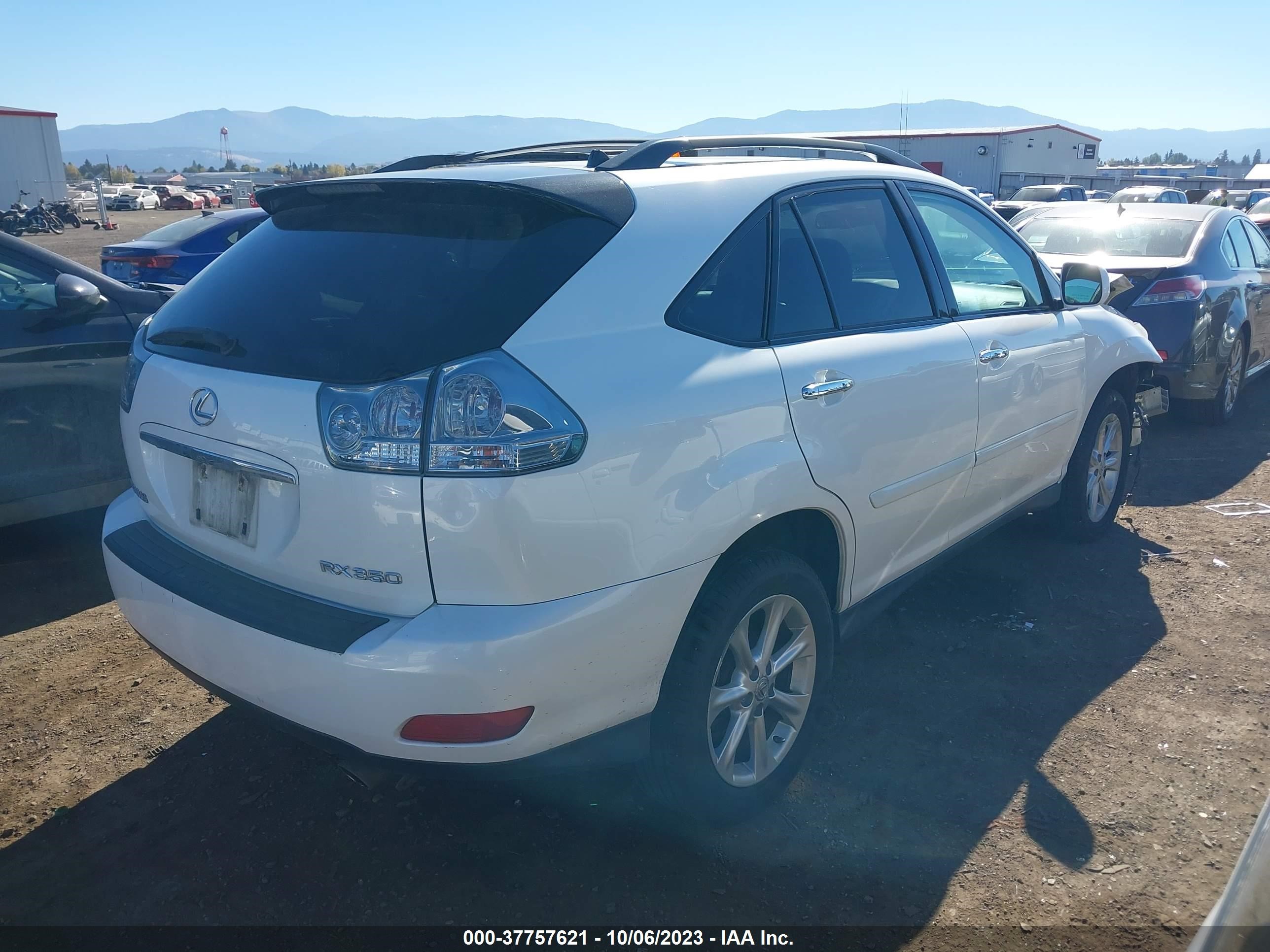 Photo 3 VIN: 2T2HK31U79C126564 - LEXUS RX 