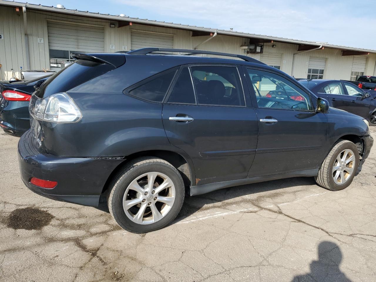 Photo 2 VIN: 2T2HK31U79C134793 - LEXUS RX 