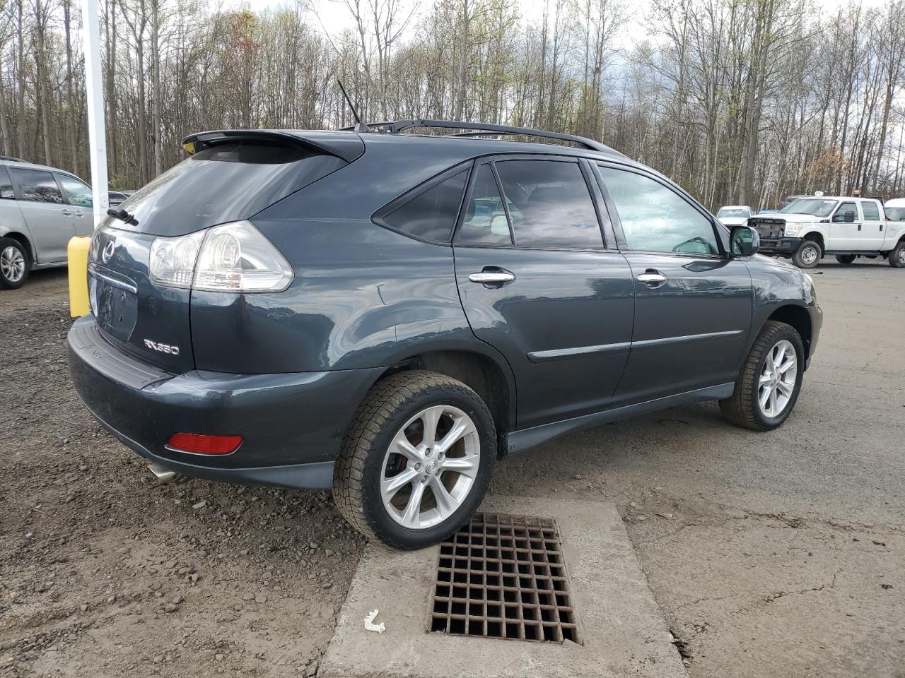 Photo 2 VIN: 2T2HK31U88C058757 - LEXUS RX 