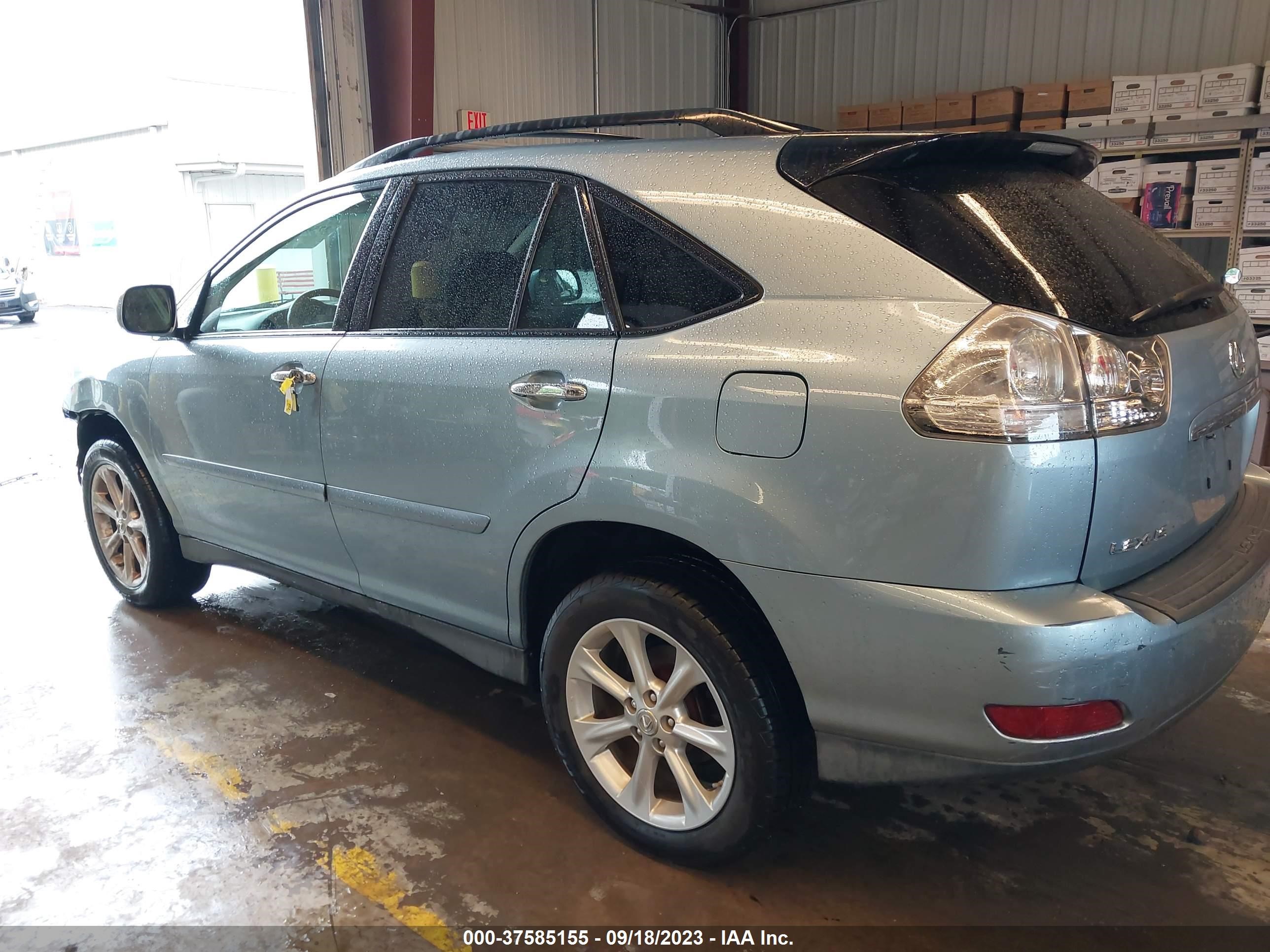 Photo 2 VIN: 2T2HK31U88C066941 - LEXUS RX 