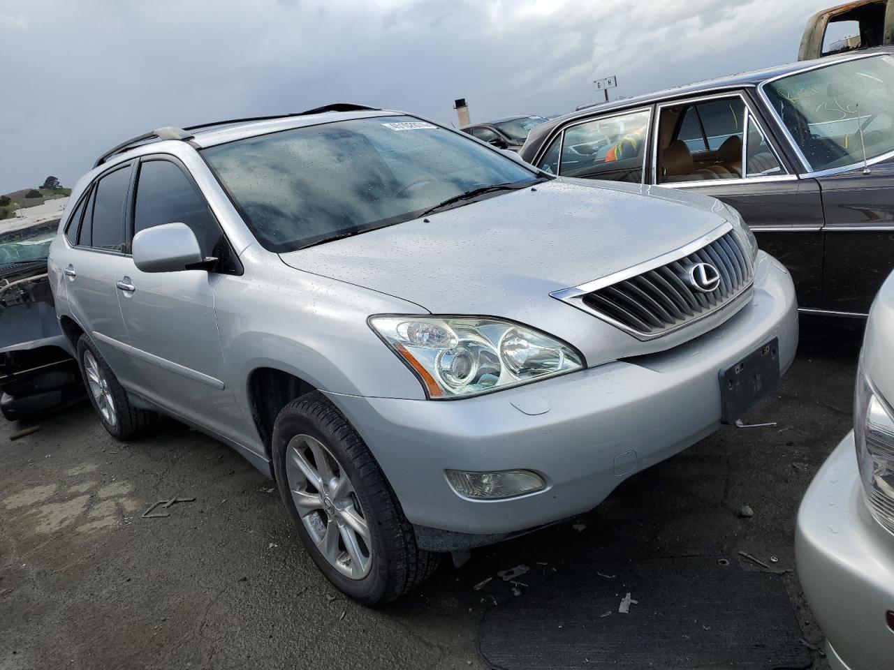 Photo 3 VIN: 2T2HK31U89C113175 - LEXUS RX 