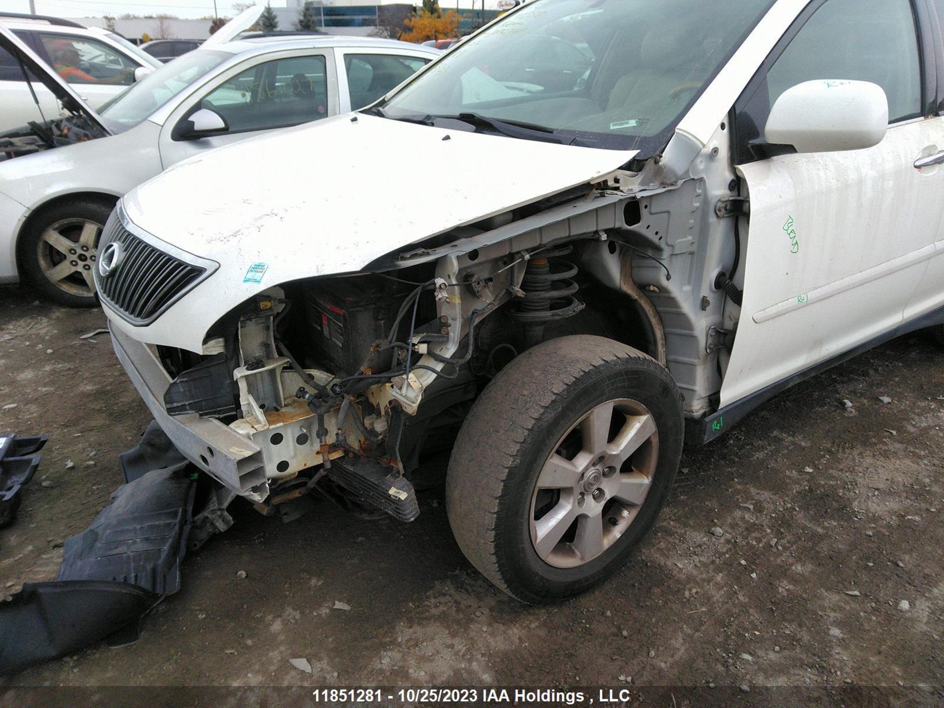 Photo 5 VIN: 2T2HK31U98C056600 - LEXUS RX 