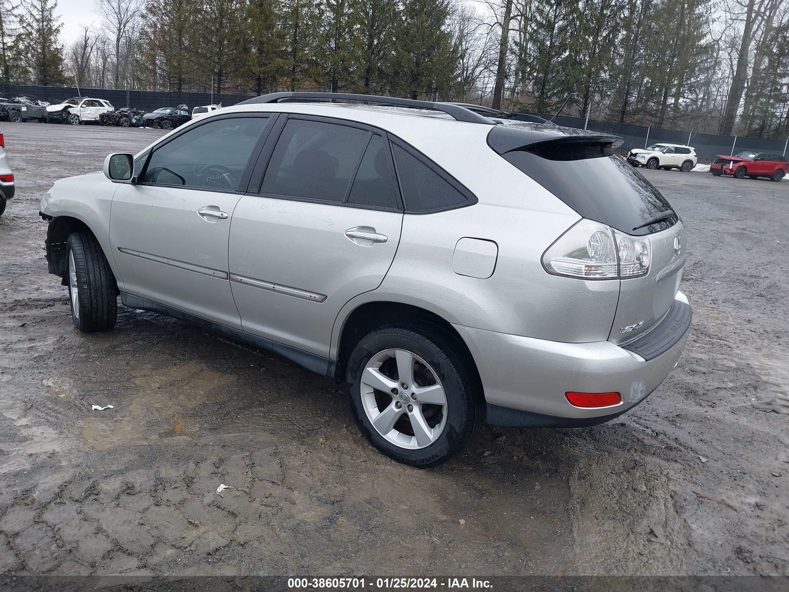 Photo 2 VIN: 2T2HK31U98C094621 - LEXUS RX 