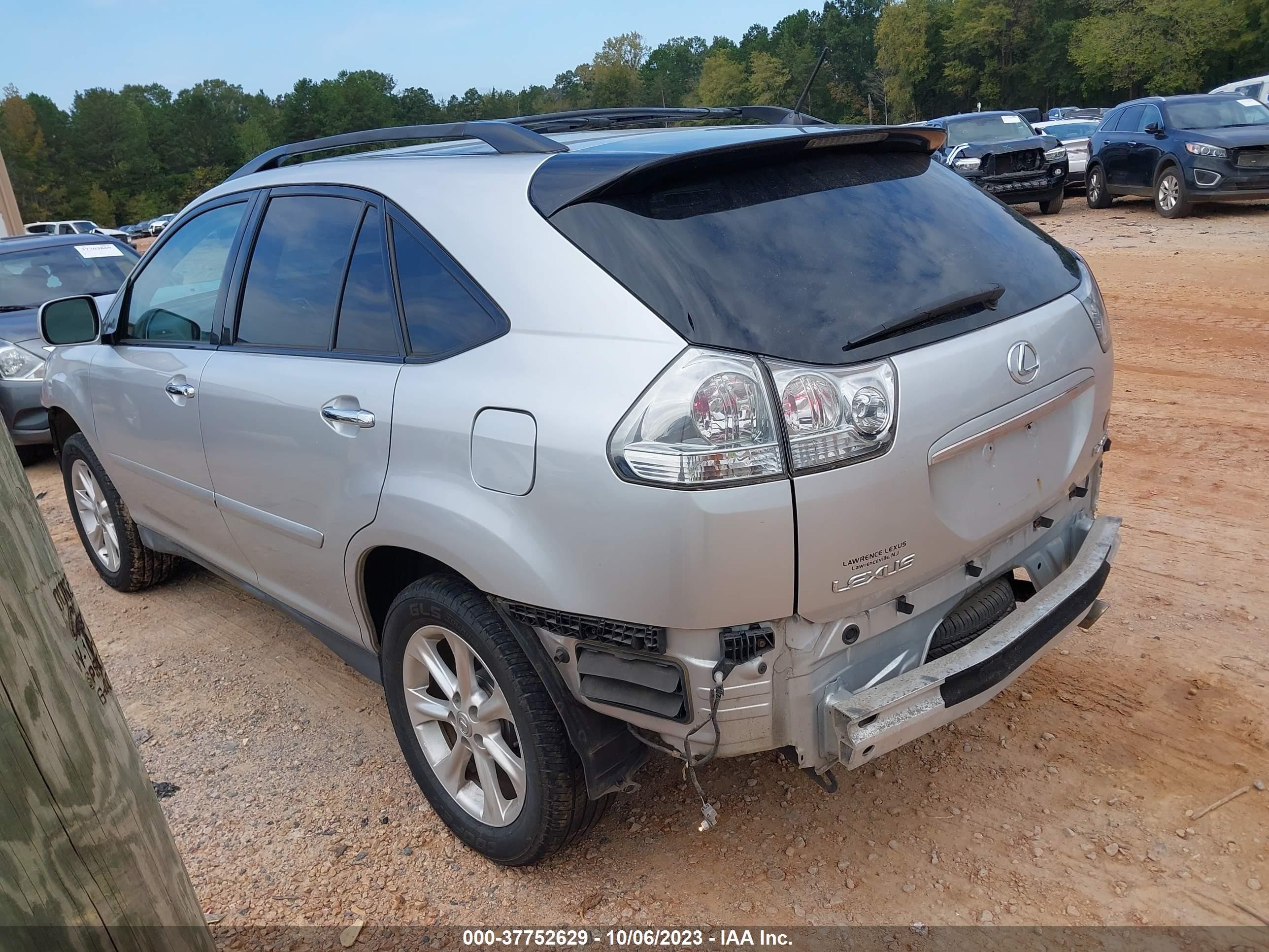 Photo 2 VIN: 2T2HK31U99C100113 - LEXUS RX 