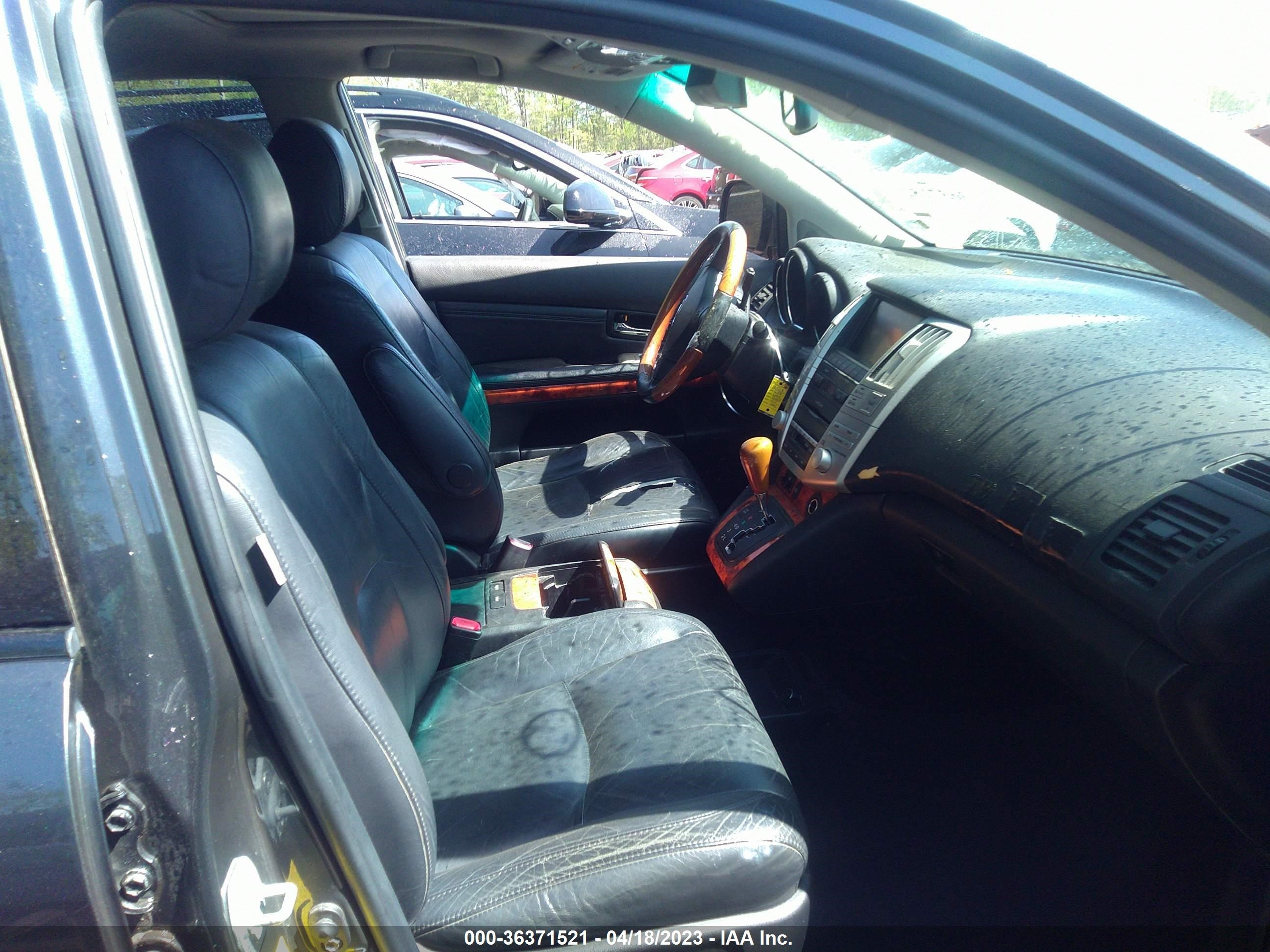 Photo 4 VIN: 2T2HK31U99C118207 - LEXUS RX 