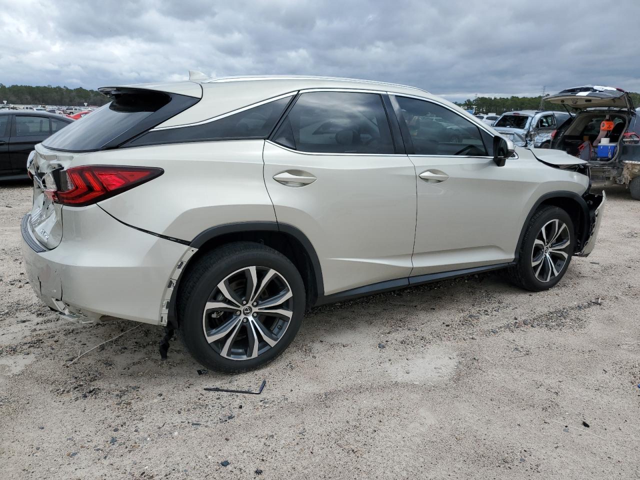 Photo 2 VIN: 2T2HZMAA3MC214172 - LEXUS RX 