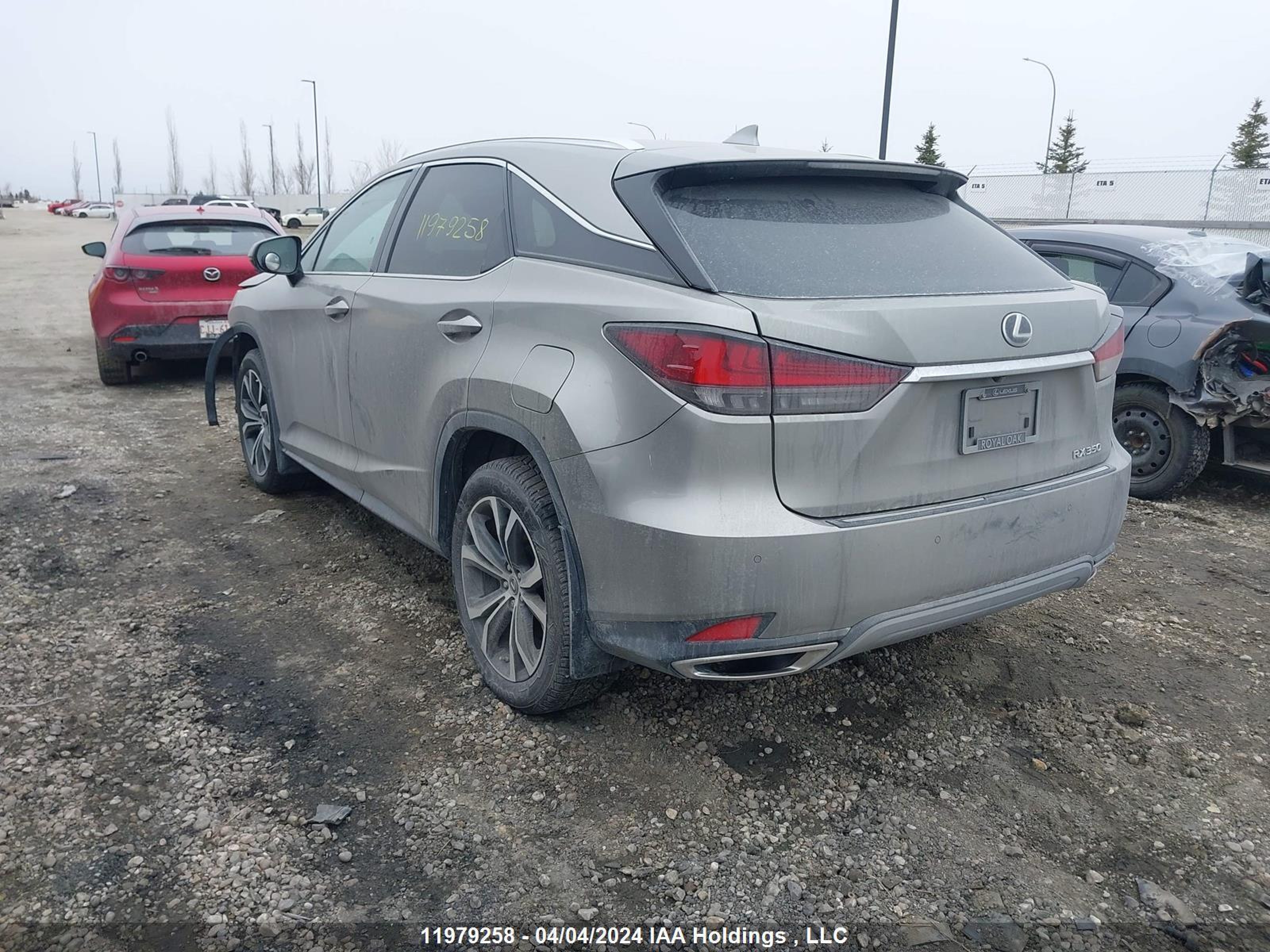 Photo 2 VIN: 2T2JZMDA2NC357726 - LEXUS RX 