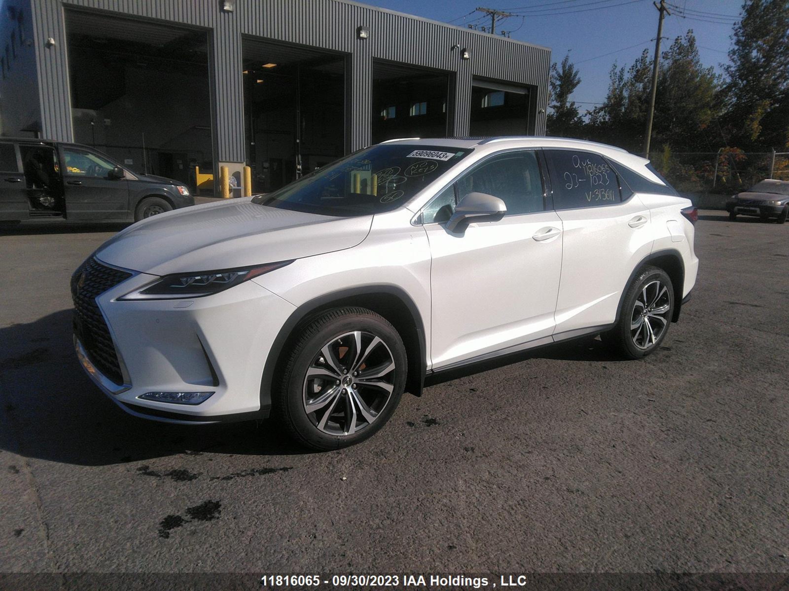 Photo 1 VIN: 2T2JZMDA5NC313641 - LEXUS RX 