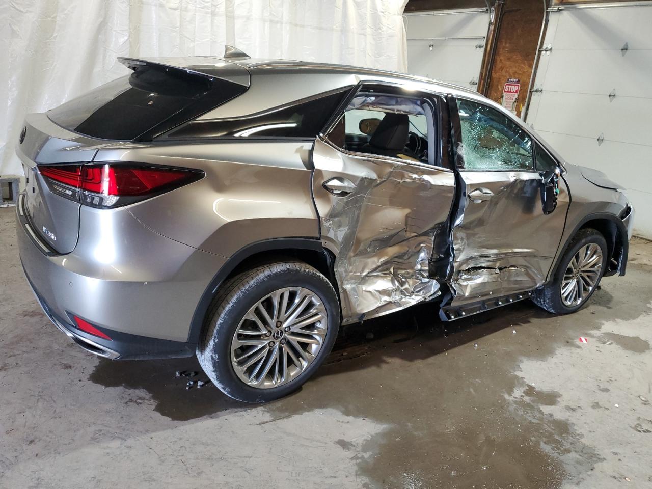 Photo 2 VIN: 2T2JZMDA8MC307184 - LEXUS RX 