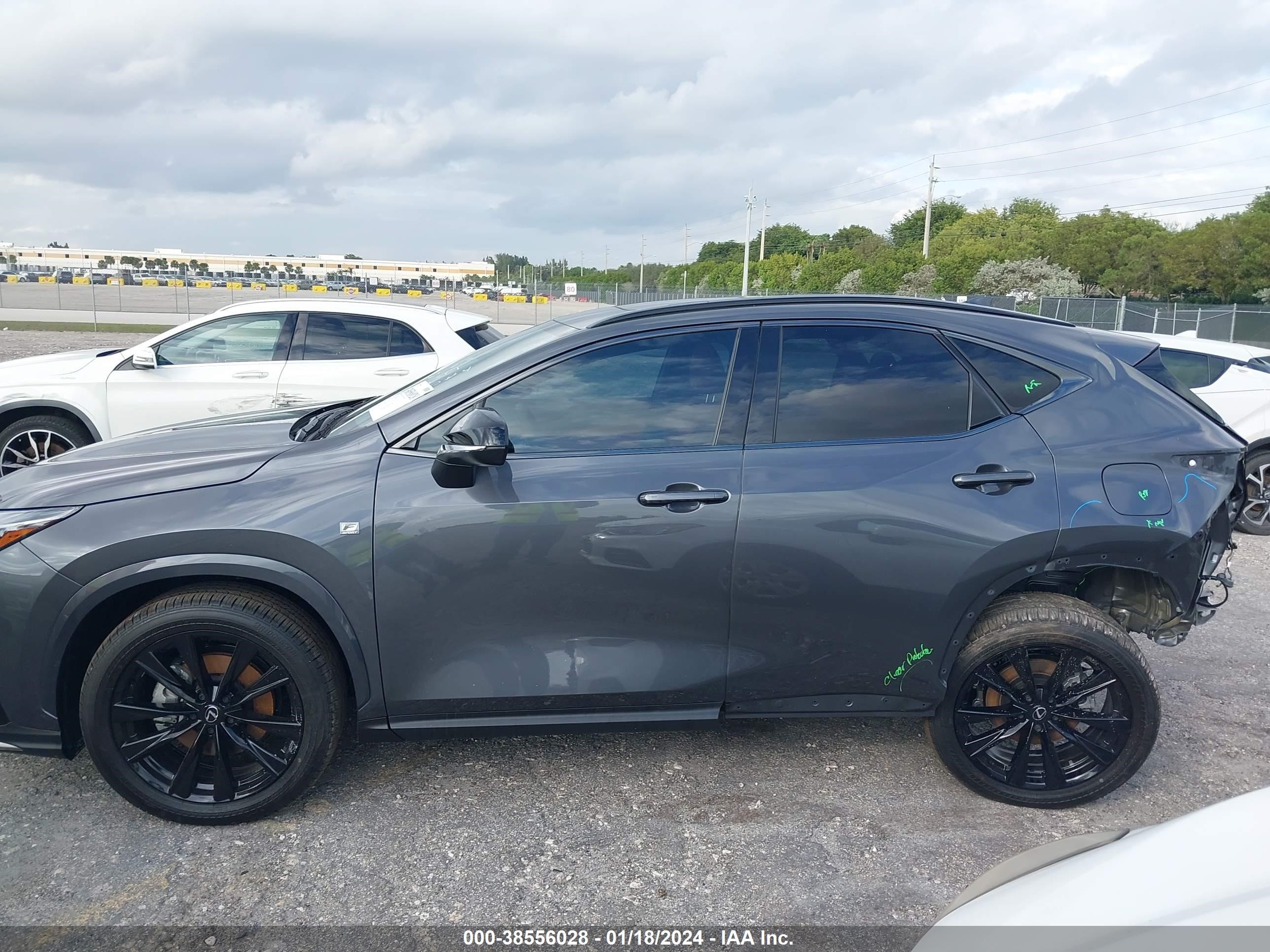 Photo 13 VIN: 2T2KGCEZ0RC040641 - LEXUS NX 