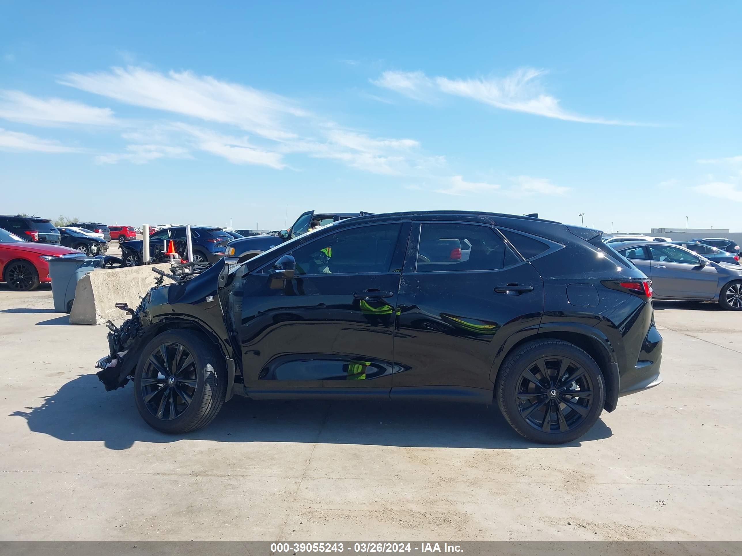 Photo 14 VIN: 2T2KGCEZ1RC043533 - LEXUS NX 350 LUX 